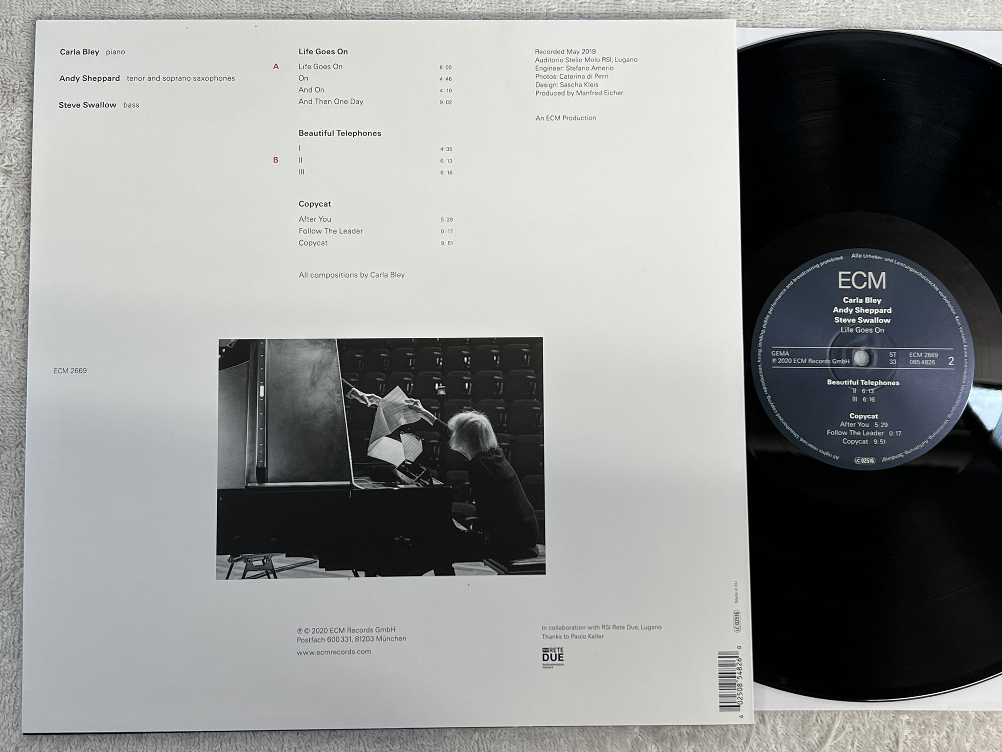 Omslagsbild för skivan Carla Bley / Andy Sheppard / Steve Swallow – Life Goes On LP 2020 ECM 2669