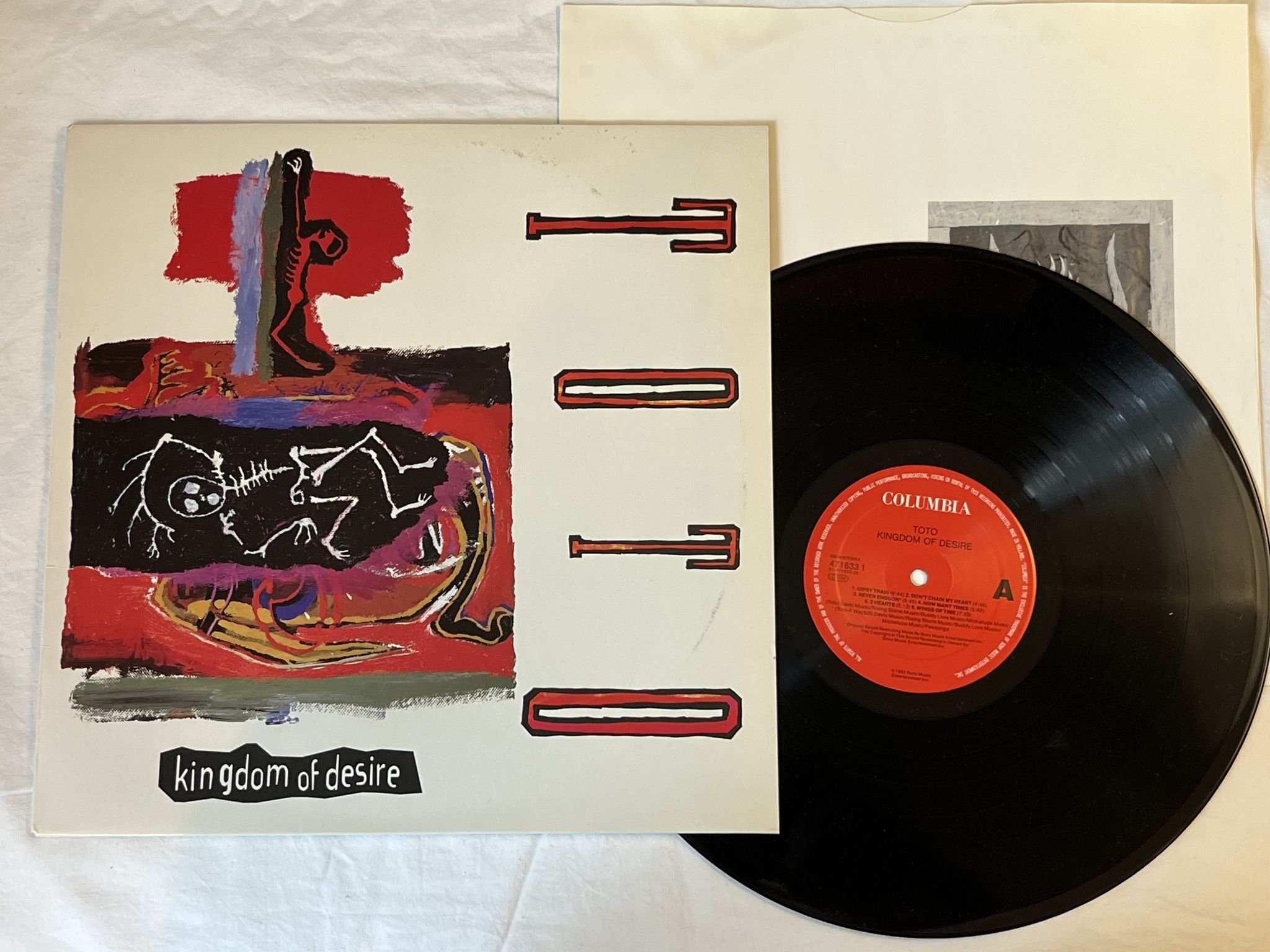 Omslagsbild för skivan TOTO Kingdom Of Desire LP -92 eu COLUMBIA 4716331