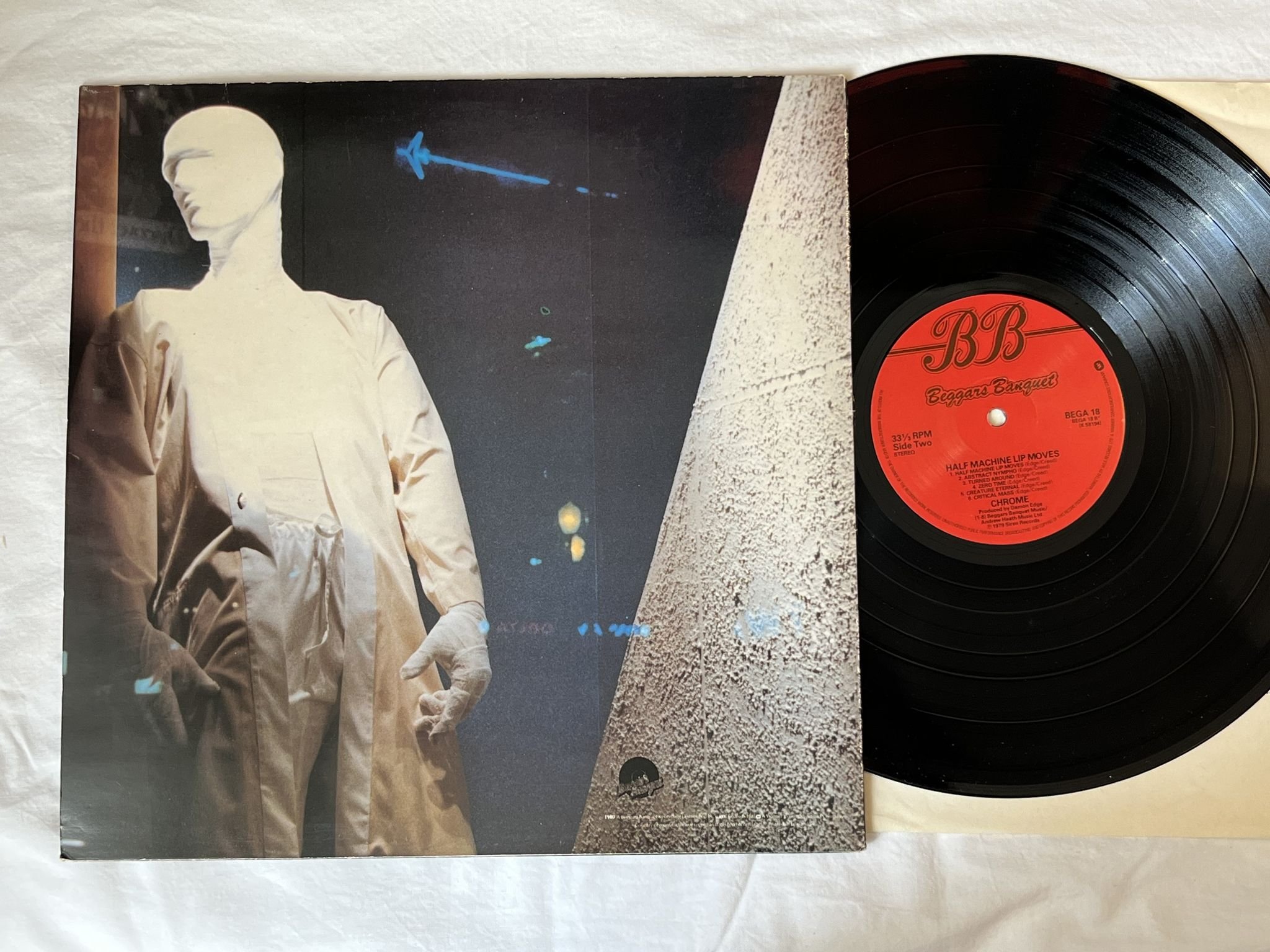 Omslagsbild för skivan CHROME Half Machine Lip Moves LP -80 UK beggars banquet BEGA 18