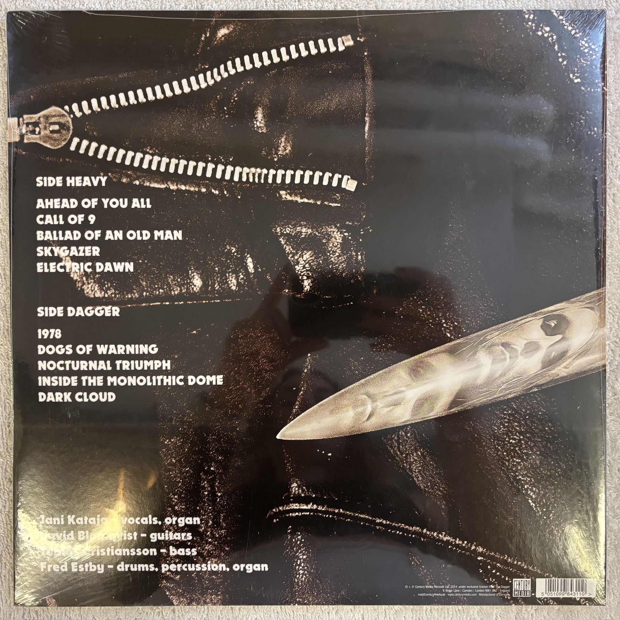 Omslagsbild för skivan THE DAGGER LP - 2014 9984311