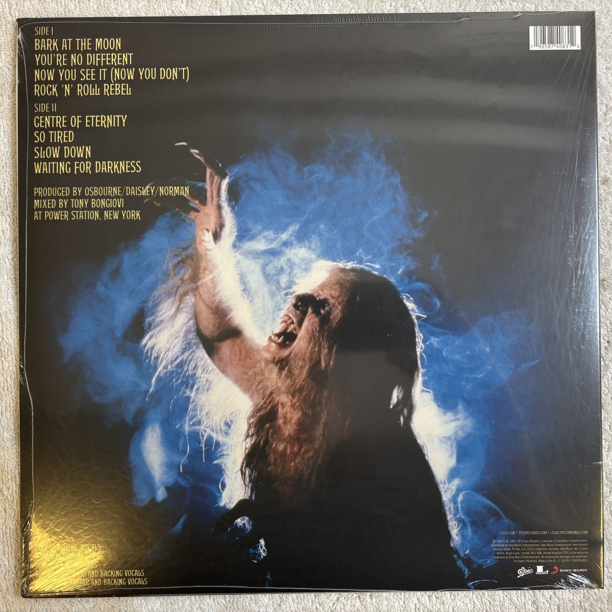 Omslagsbild för skivan OZZY OSBOURNE Bark At The Moon LP- 2019 Epic EPC 25739