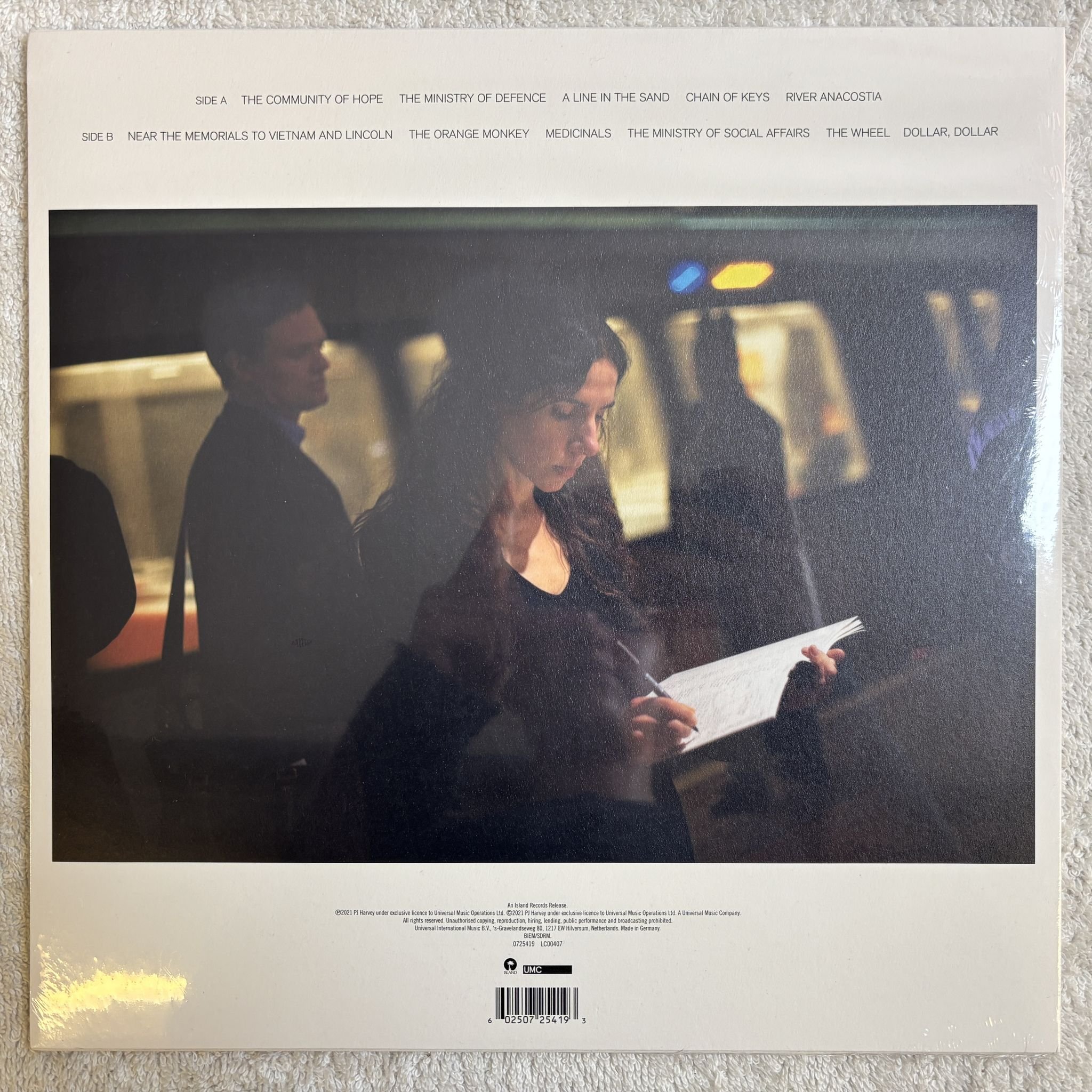 Omslagsbild för skivan PJ HARVEY The Hope Six Demolition Project.. LP- 2021 Island Records 0725419