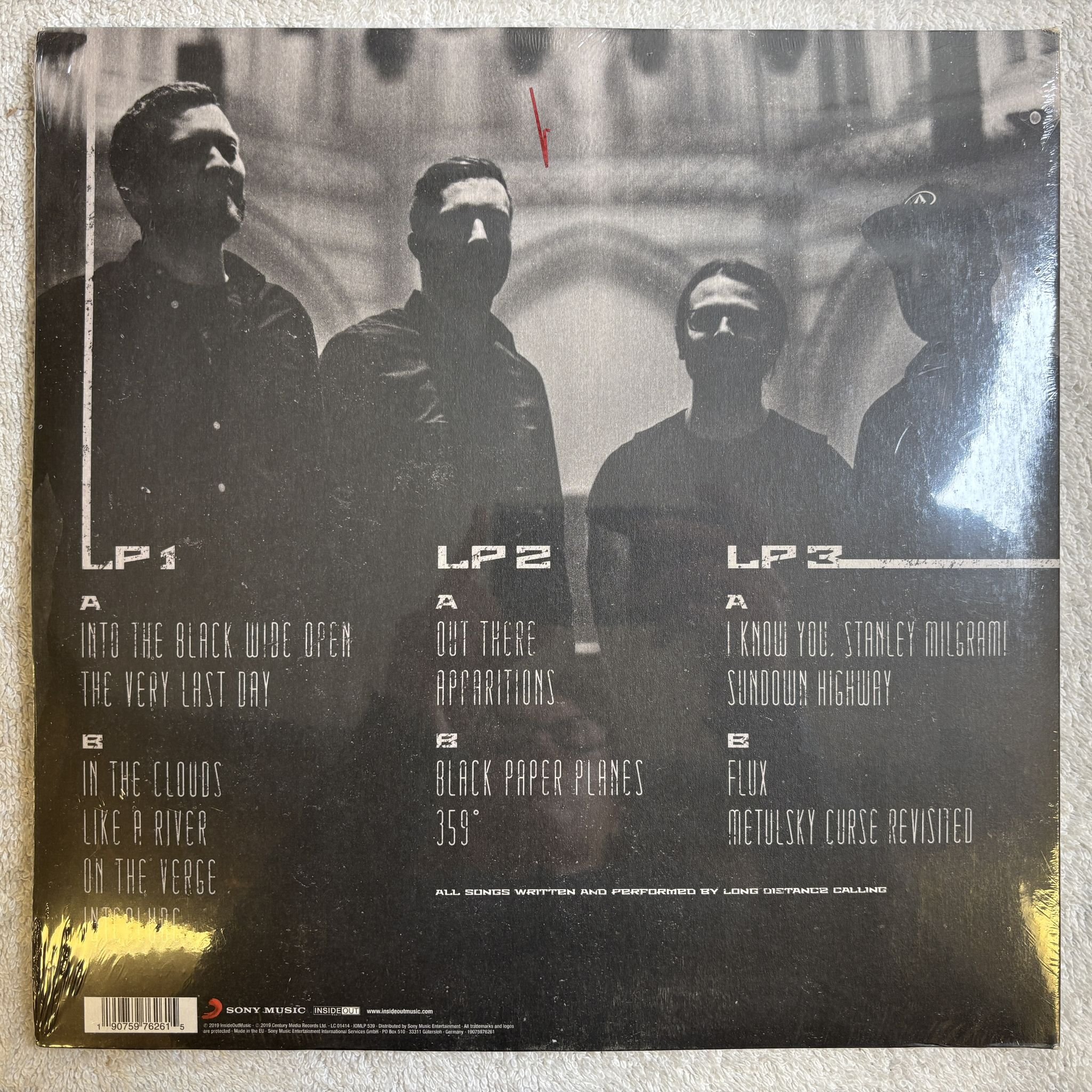 Omslagsbild för skivan LONG DISTANCE CALLING Stummfilm (Live) LP- 2019 EU Sony Music 19075976261