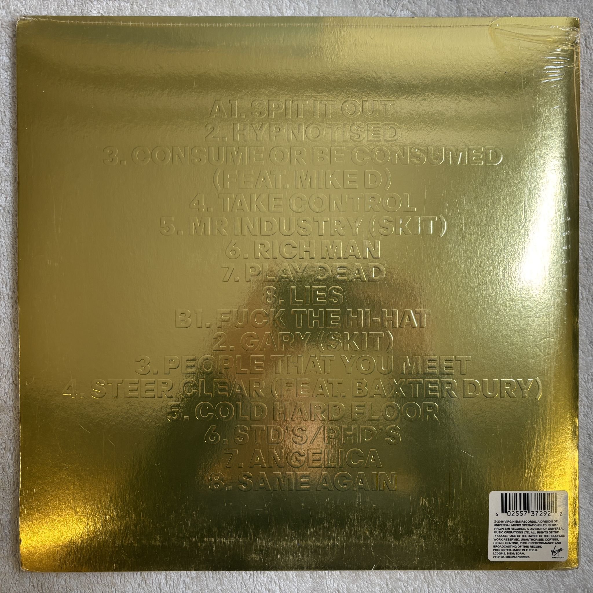 Omslagsbild för skivan SLAVES Take Control LP- 2017 Virgin VY3162