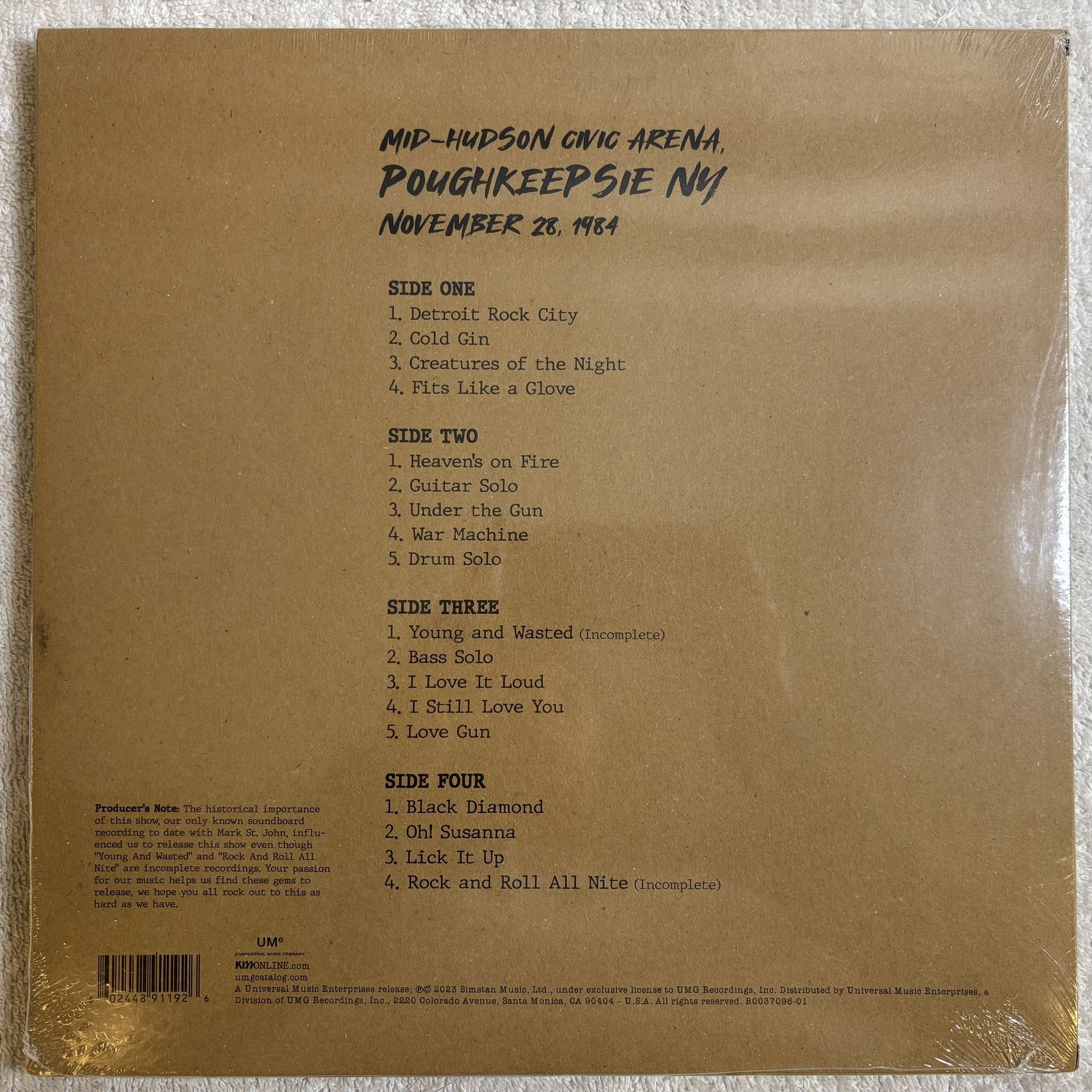 Omslagsbild för skivan KISS Off The Soundboard Poughkeepsie 2xLP- 2023 UMe B0037096-01