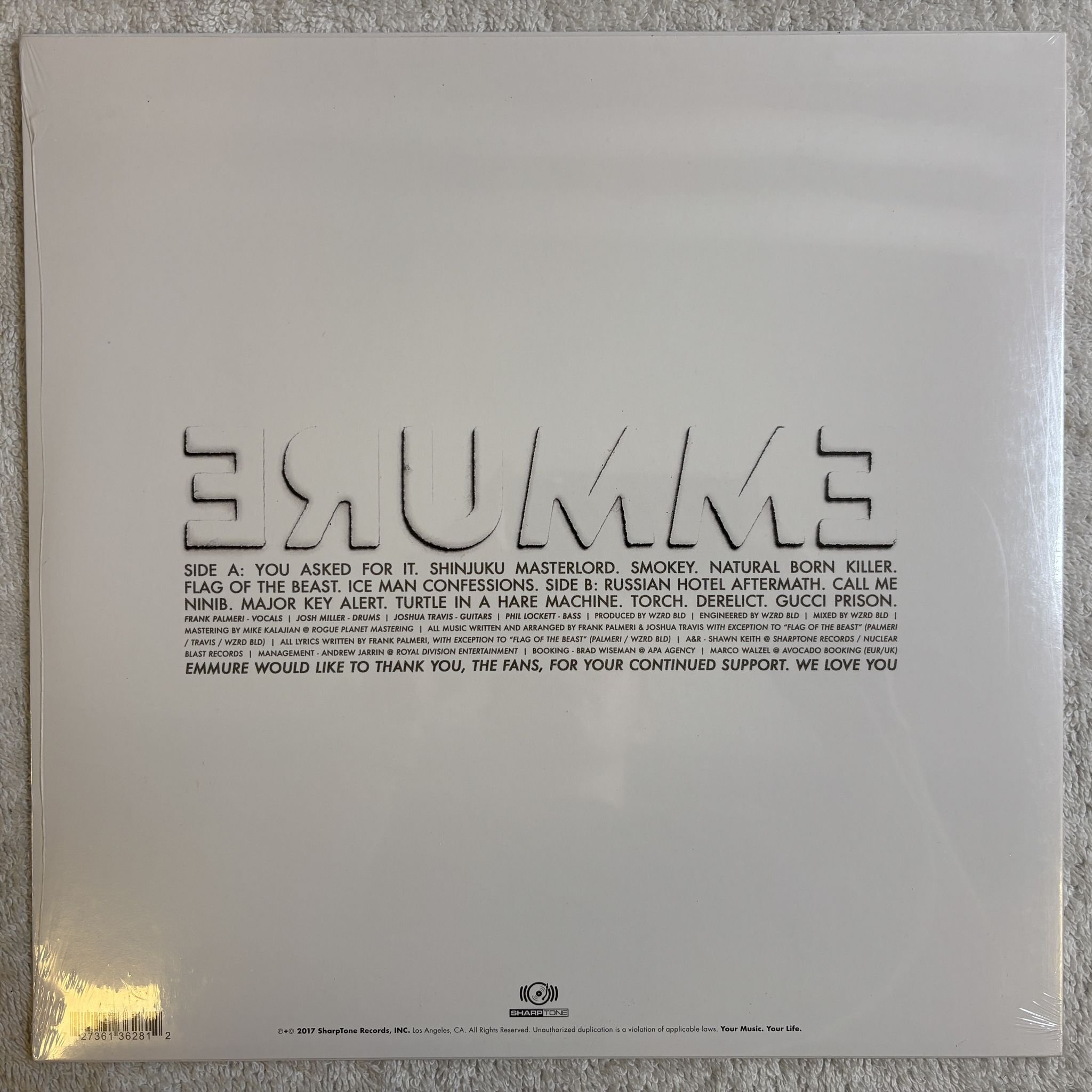 Omslagsbild för skivan EMMURE Look At Yourself LP -2017 SharpTone – ST 3628-1