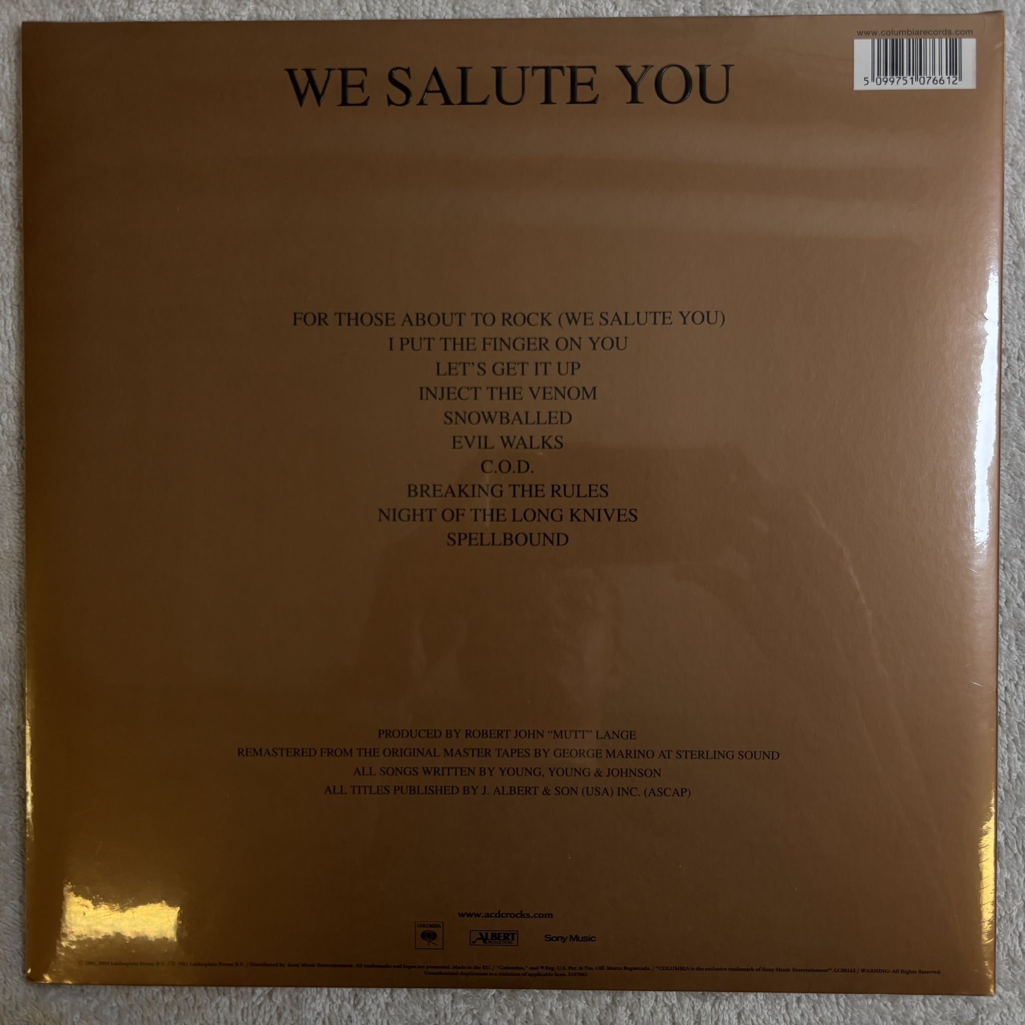 Omslagsbild för skivan AC/DC For Those About To Rock (We Salute You) LP- 2009 Columbia – 5107661