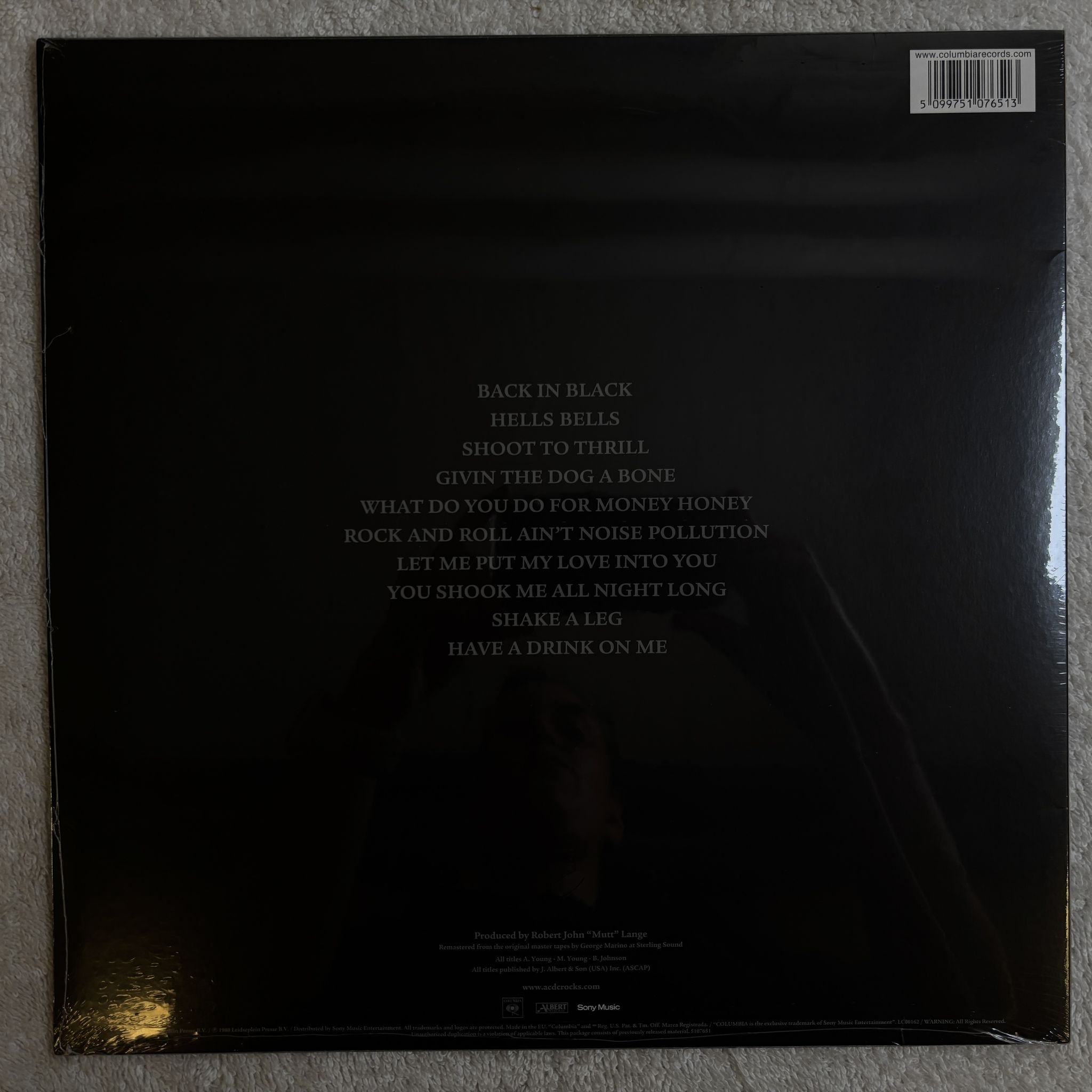 Omslagsbild för skivan AC/DC Back In Black LP- 2009 Columbia – 5107651