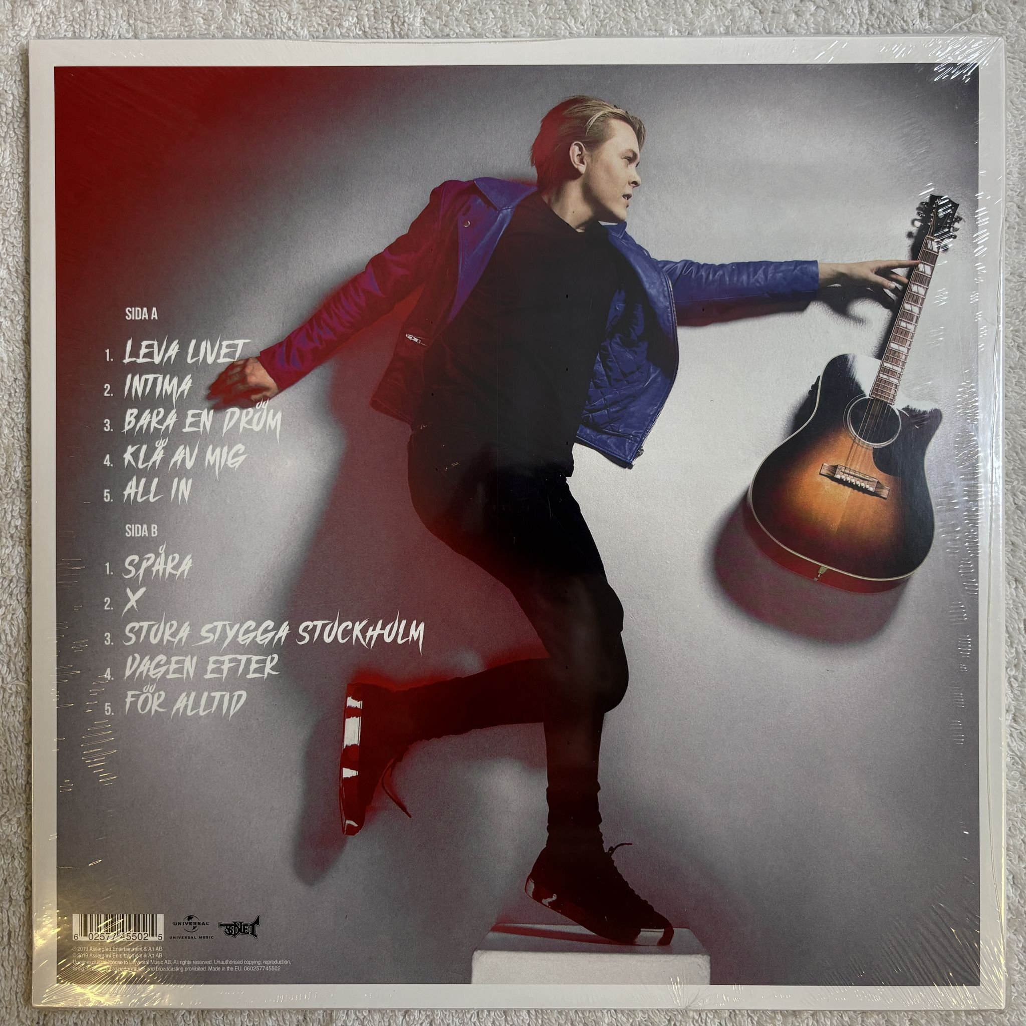 Omslagsbild för skivan EMIL ASSERGÅRD Leva Livet - En Samling LP- 2019 Universal Music 060257745502