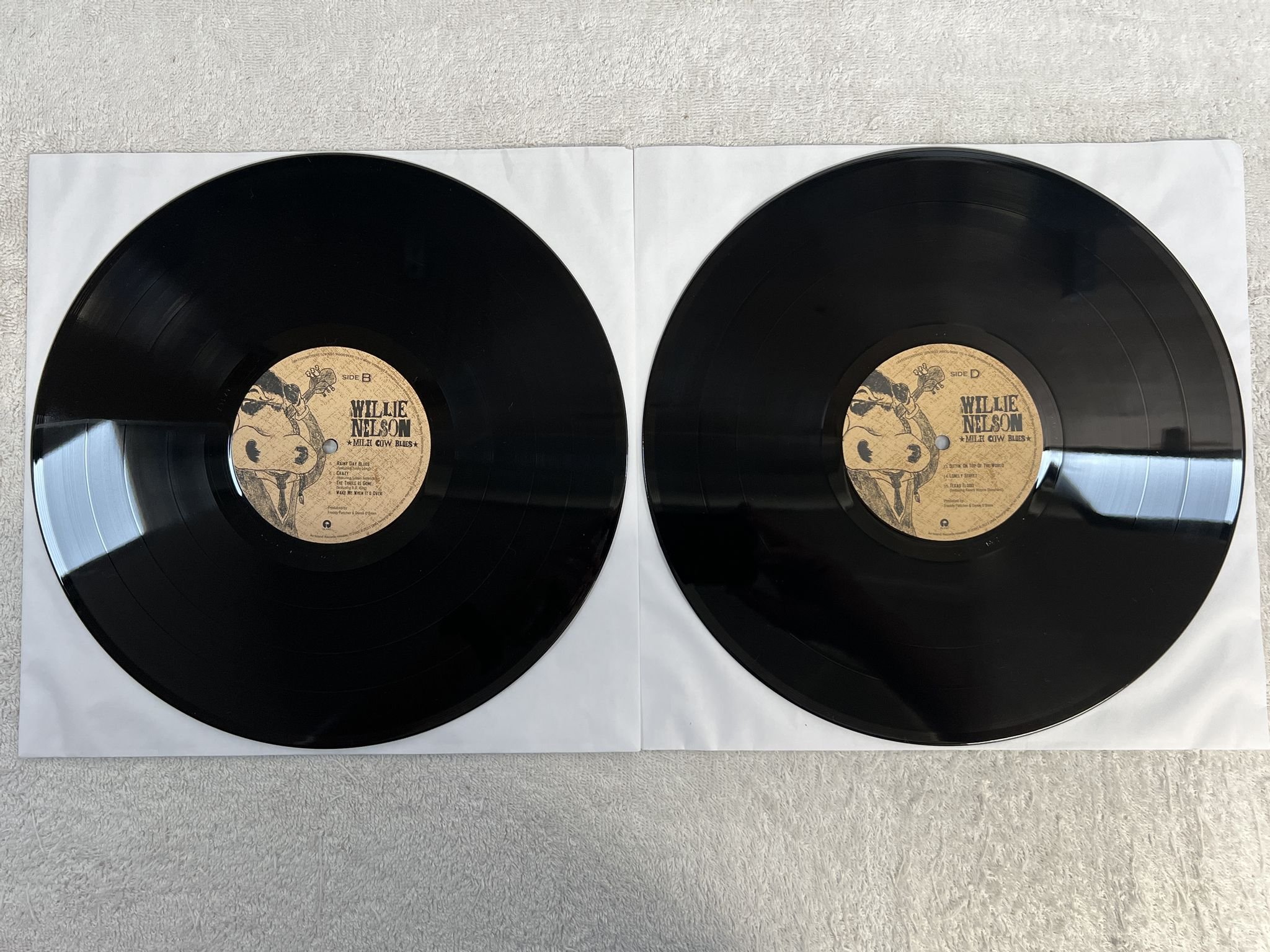 Omslagsbild för skivan WILLIE NELSON Milk Cow Blues 2xLP 2023 ISLAND 00602455631473