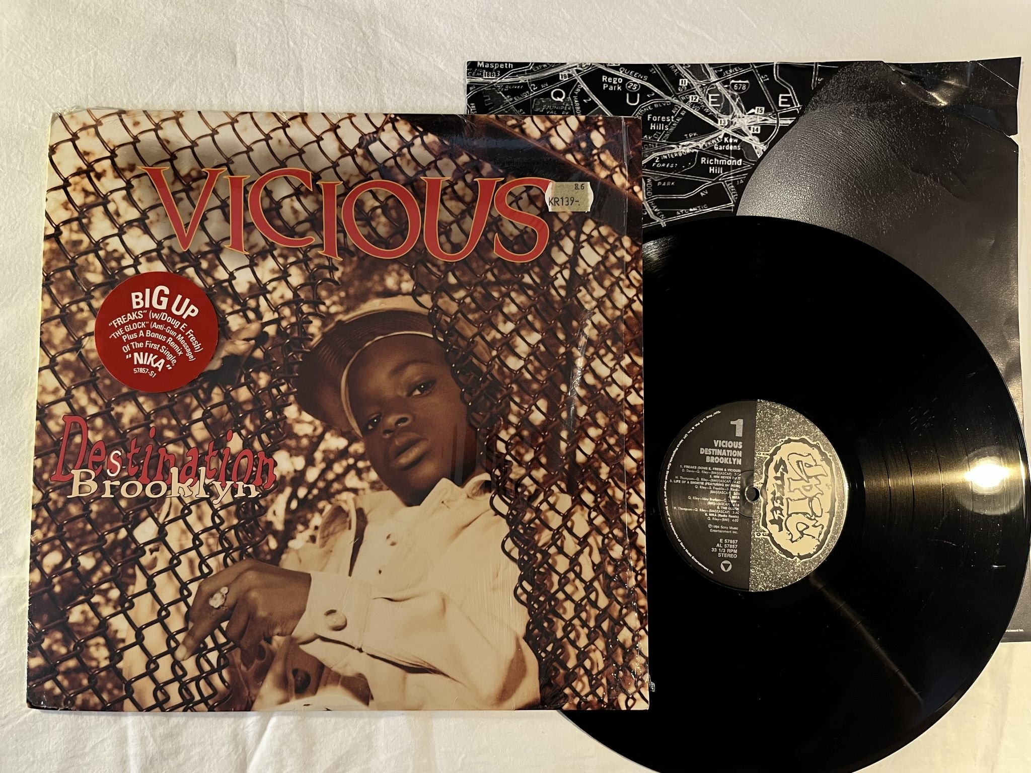 Omslagsbild för skivan VICIOUS destination Brooklyn LP -94 US EPIC STREET E 57857 ** HYPE STICKER **