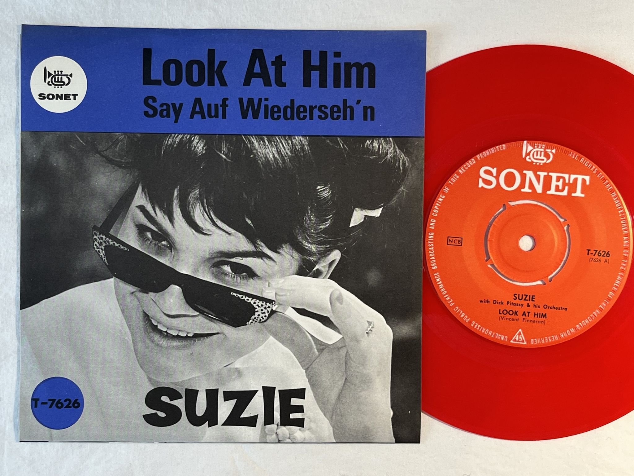Omslagsbild för skivan SUZIE Look At Him 7" -65 Swe SONET T-7626 *** RED VINYL ***