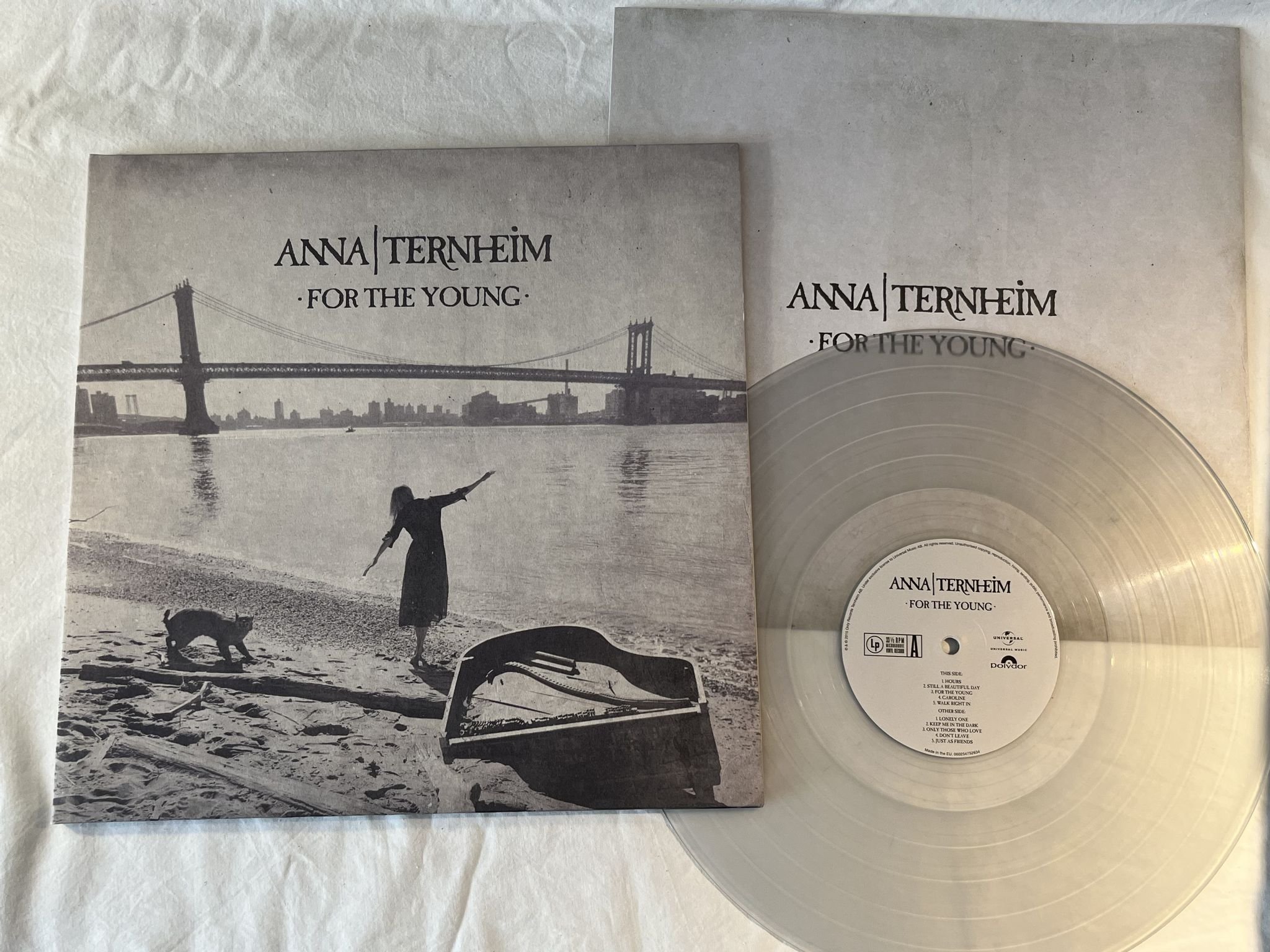 Omslagsbild för skivan ANNA TERNHEIM For The Young 2xLP 2015 UNIVERSAL 060254752634,