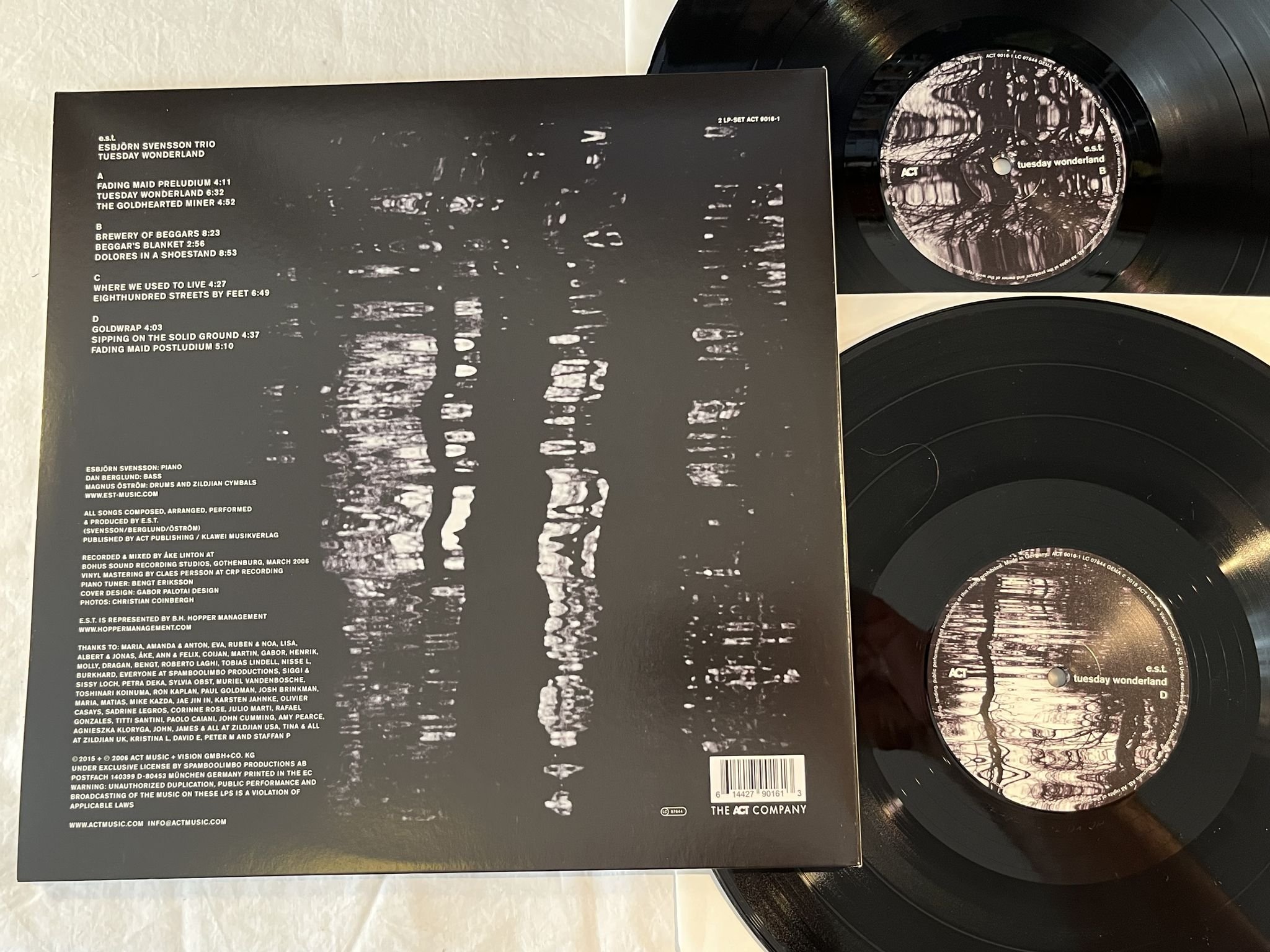 Omslagsbild för skivan ESBJÖRN SVENSSON TRIO Tuesday Wonderland 2xLP 2015 Ger ACT 9016-1