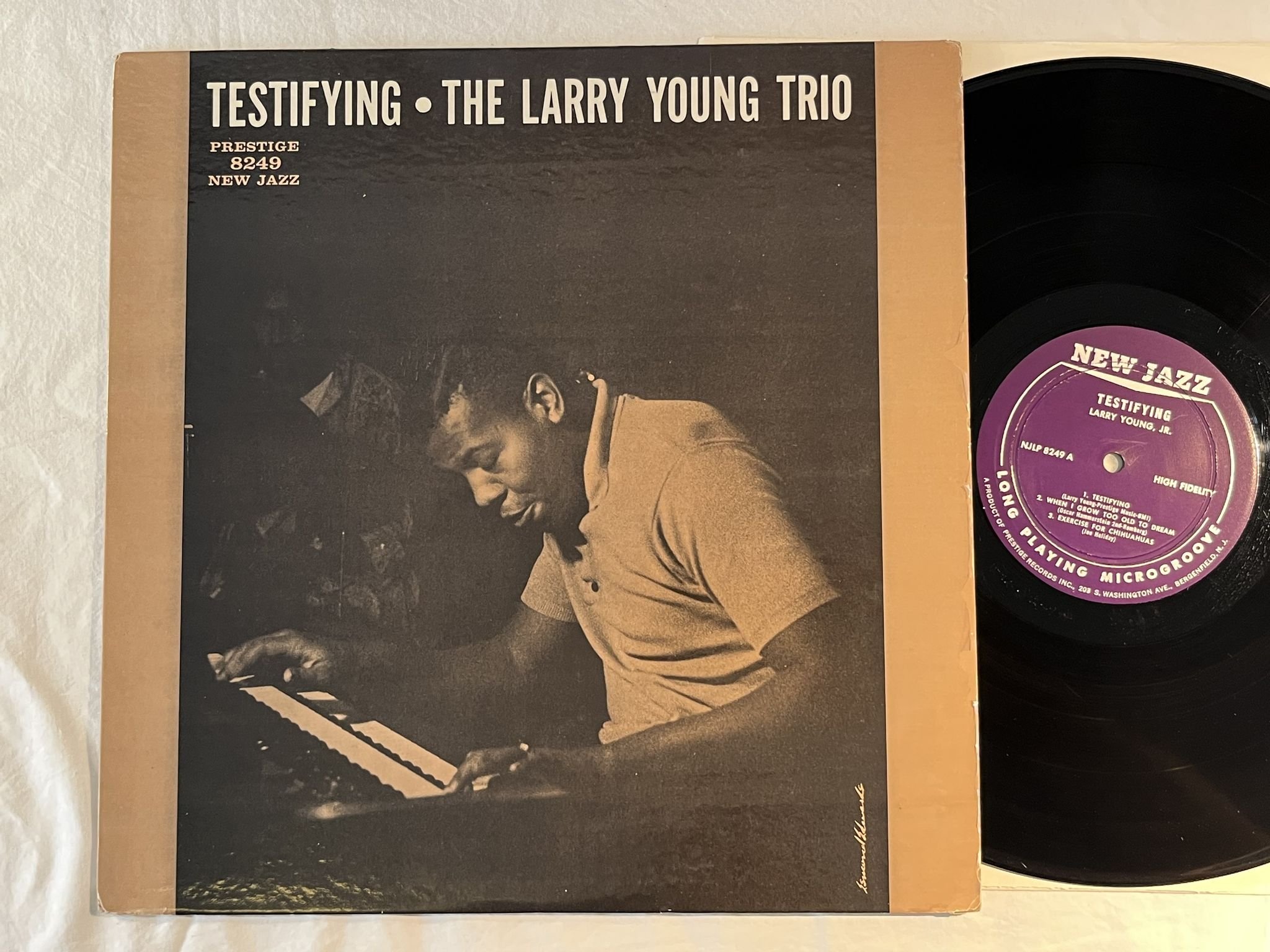 Omslagsbild för skivan LARRY YOUNG JR testifying LP -61 US NEW JAZZ NJLP 8249 ** RVG / DG **
