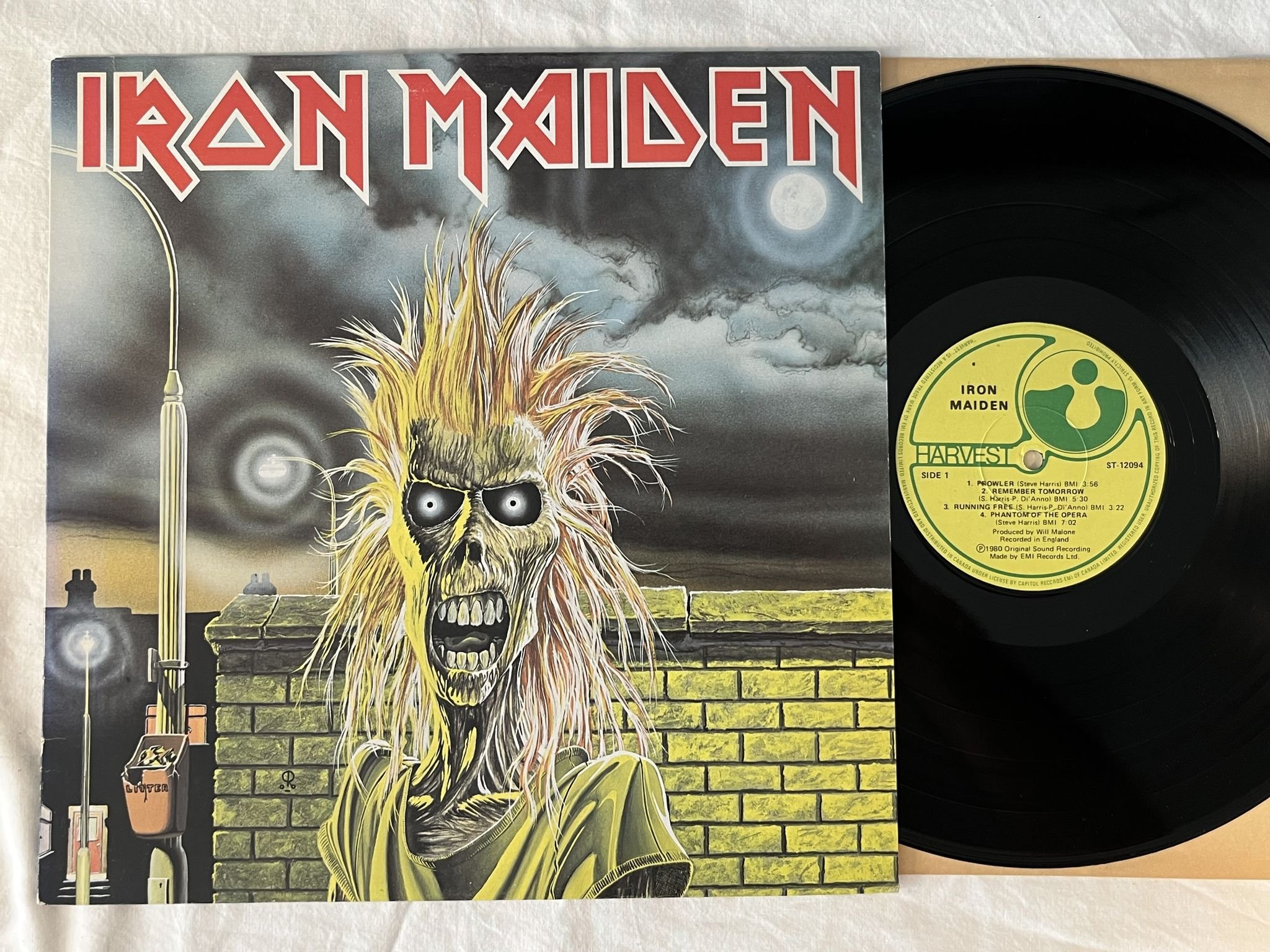 Omslagsbild för skivan IRON MAIDEN s/t LP -80 Can HARVEST ST-12094 *** CLASSIC ***