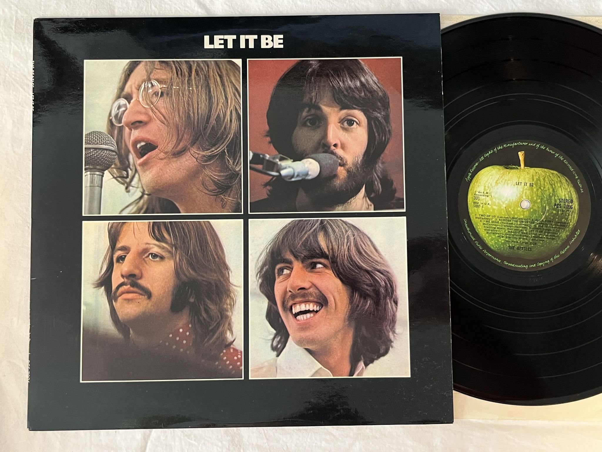 Omslagsbild för skivan THE BEATLES let it be LP + BOOK -70 UK APPLE PXS 1 ** RARE BOX SET ***
