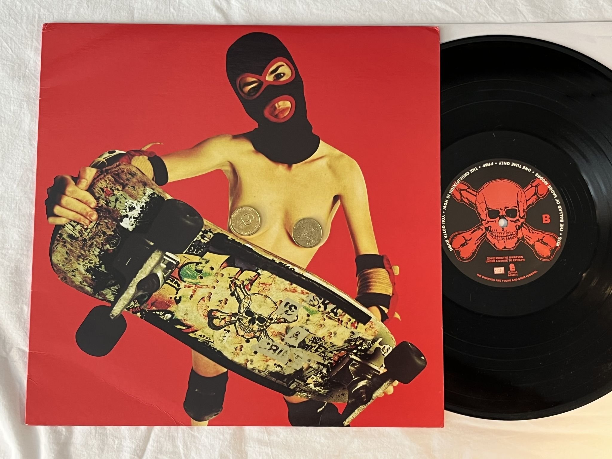 Omslagsbild för skivan DWARVES The Dwarves Are Young And Good Looking LP -97 US EPITAPH 86512-1