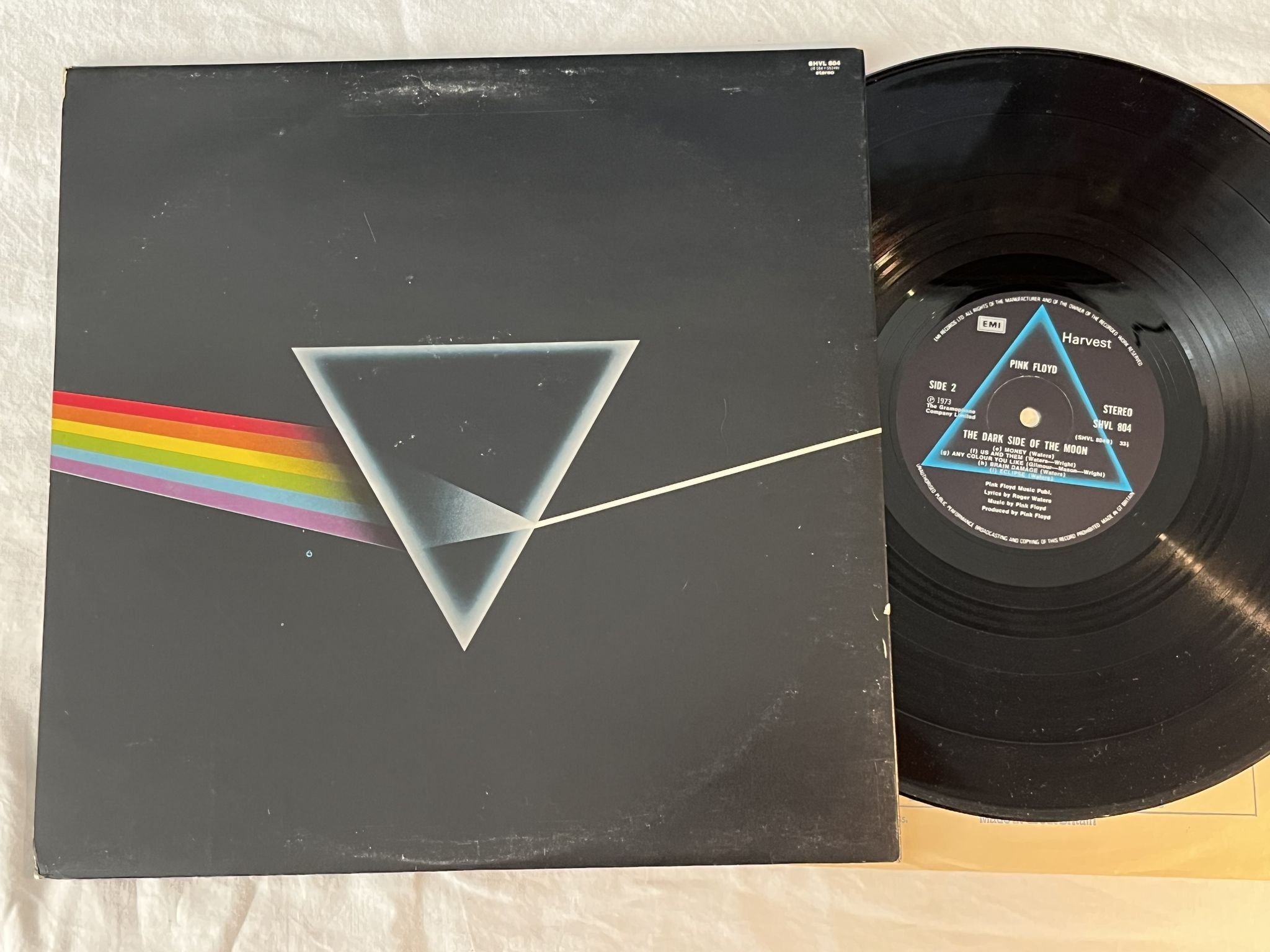 Omslagsbild för skivan PINK FLOYD the dark side of the moon LP UK EMI/HARVEST SHVL 804