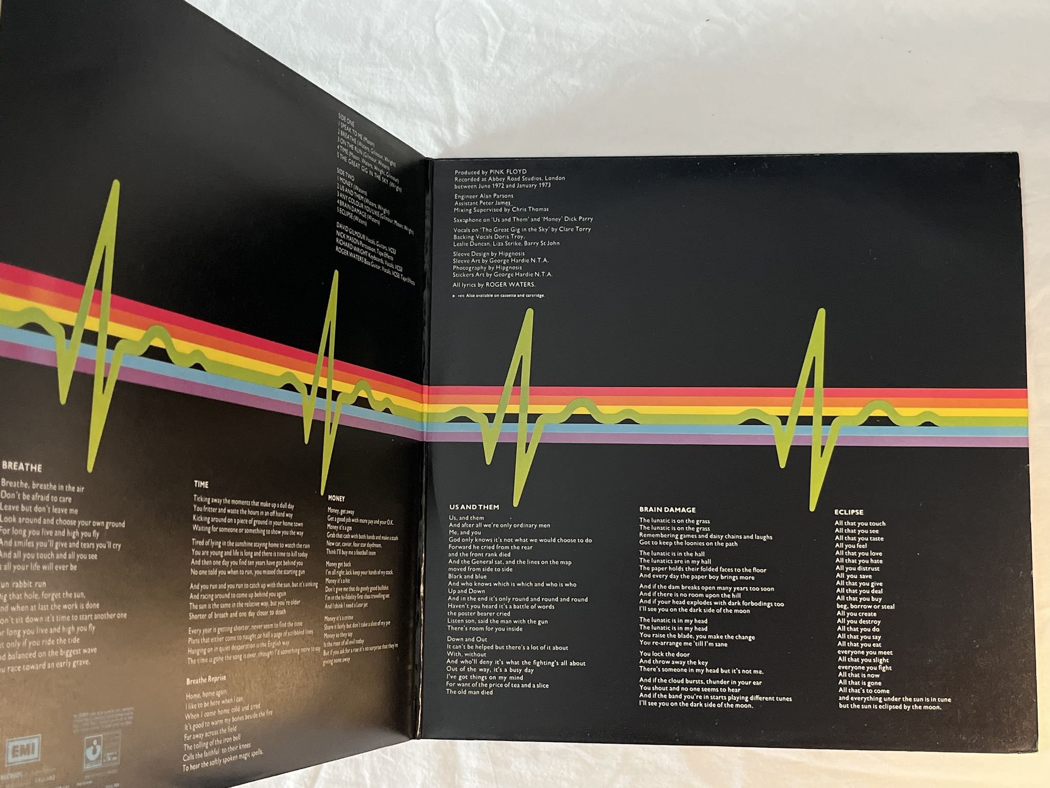 Omslagsbild för skivan PINK FLOYD the dark side of the moon LP UK EMI/HARVEST SHVL 804