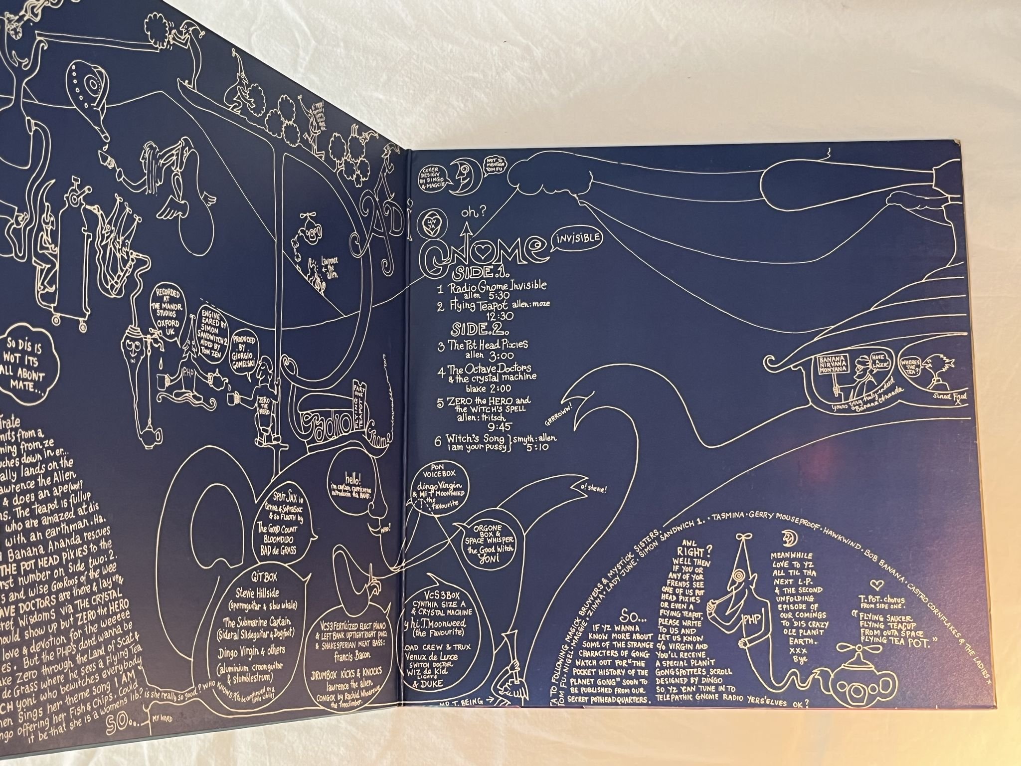 Omslagsbild för skivan GONG the flying teapot LP -73/74 UK VIRGIN V2002 *** space rock ***