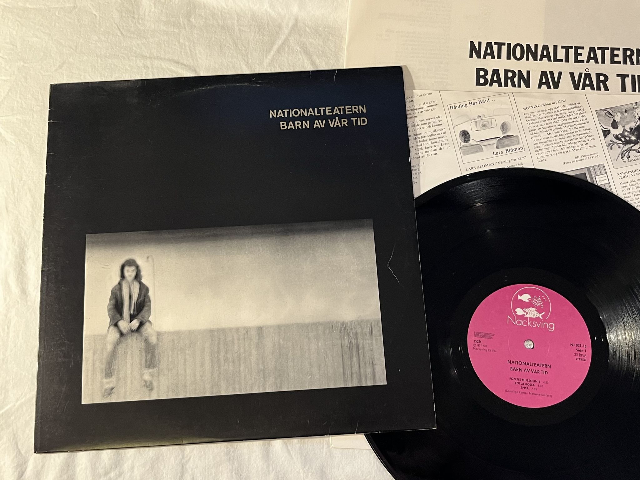 Omslagsbild för skivan NATIONALTEATERN barn av vår tid LP -78 NACKSVING 031-16 ** KOLLA KOLLA **