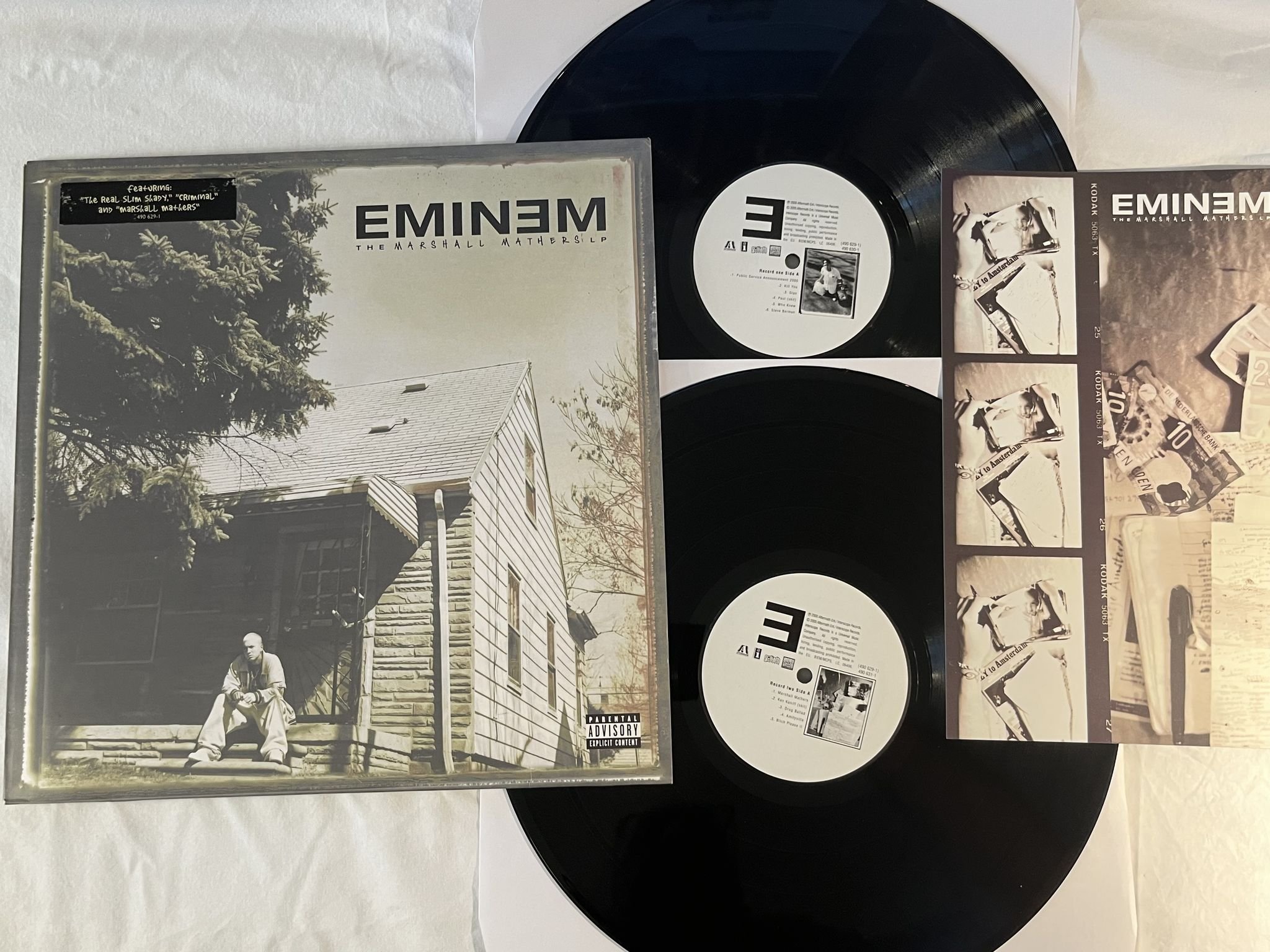 Omslagsbild för skivan EMINEM The Marshall Mathers 2xLP 2000 eu AFTERMATH 490 629-1 ** yeah ! **