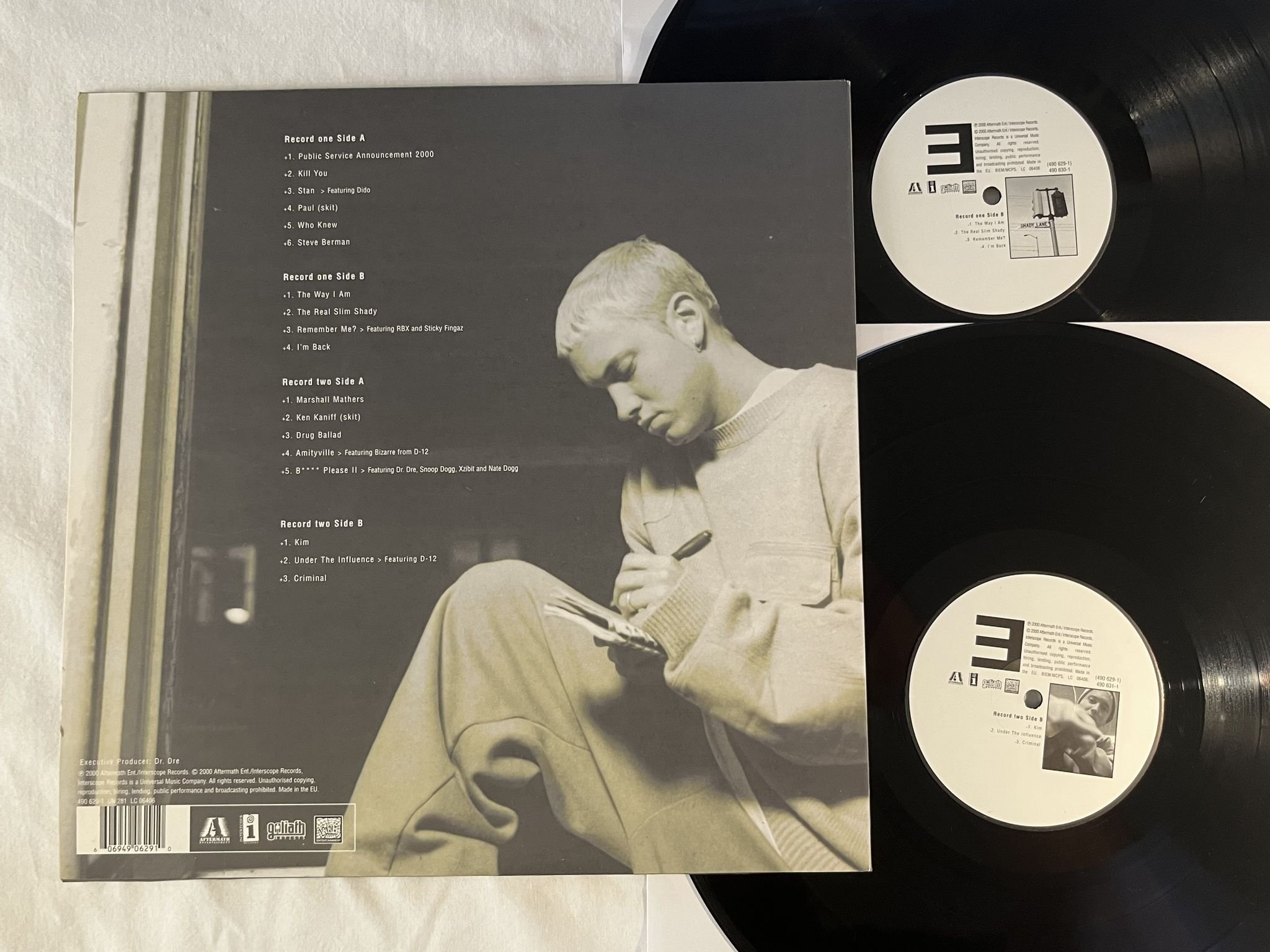 Omslagsbild för skivan EMINEM The Marshall Mathers 2xLP 2000 eu AFTERMATH 490 629-1 ** yeah ! **