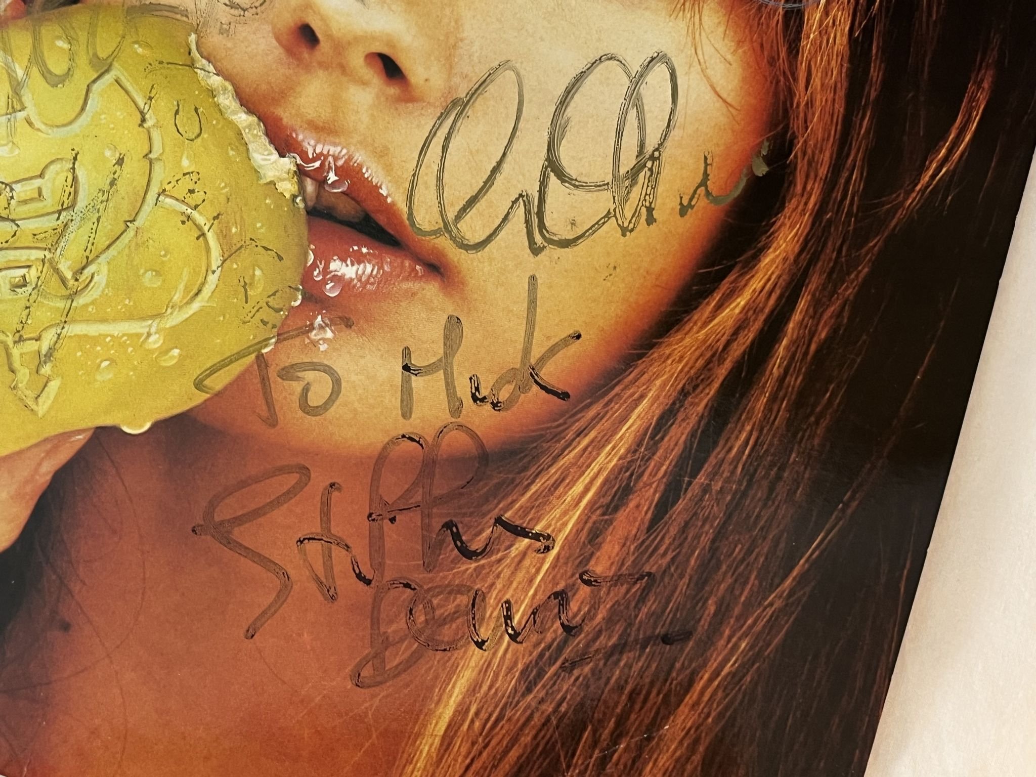 Omslagsbild för skivan SAXON innocence is no excuse LP -85 Ger PARLOPHONE *** Signed cover ***