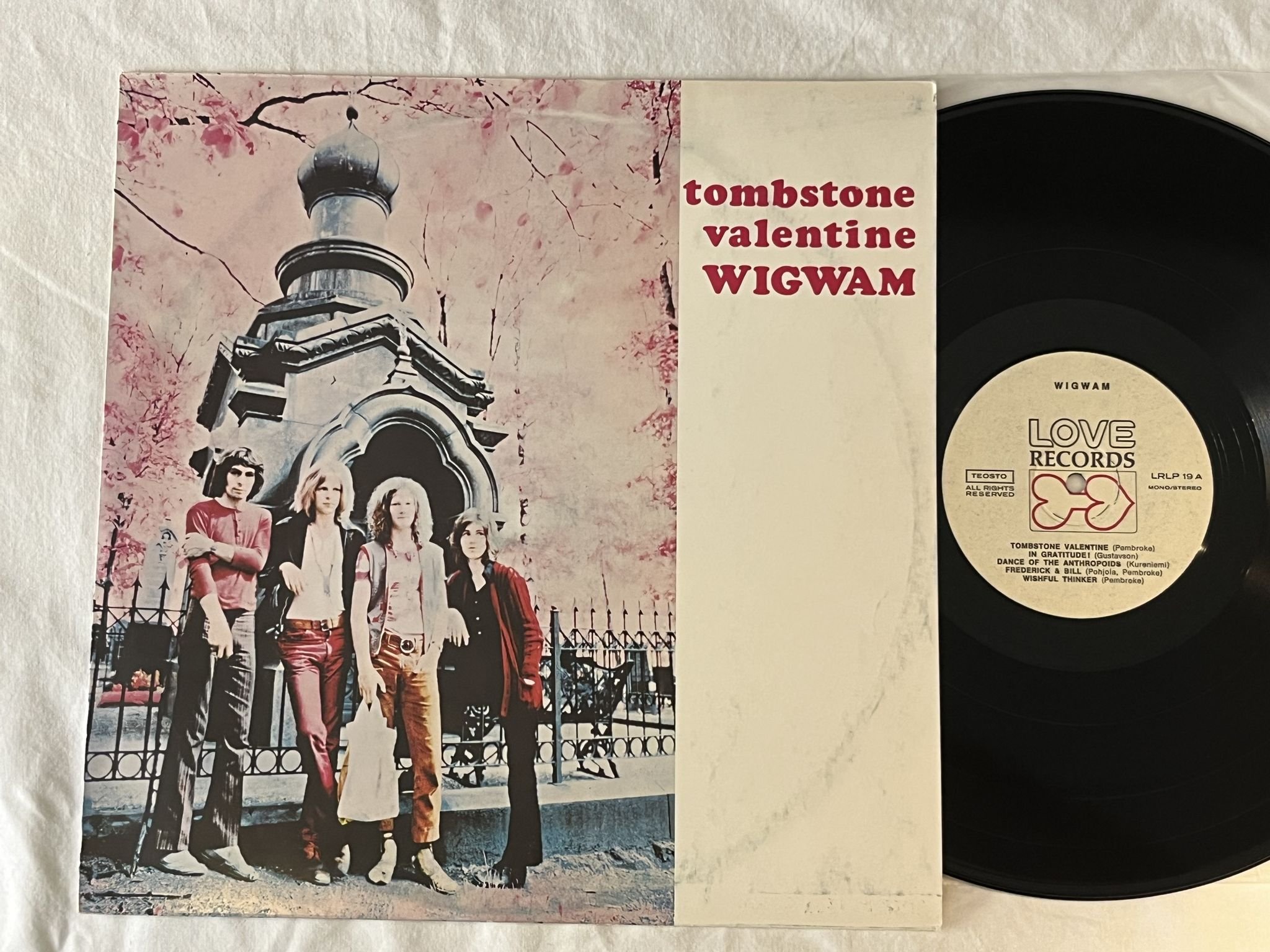 Omslagsbild för skivan WIGWAM tombstone valentine LP -71 Finland LOVE LRLP 19 *** BLACK TEXT ***