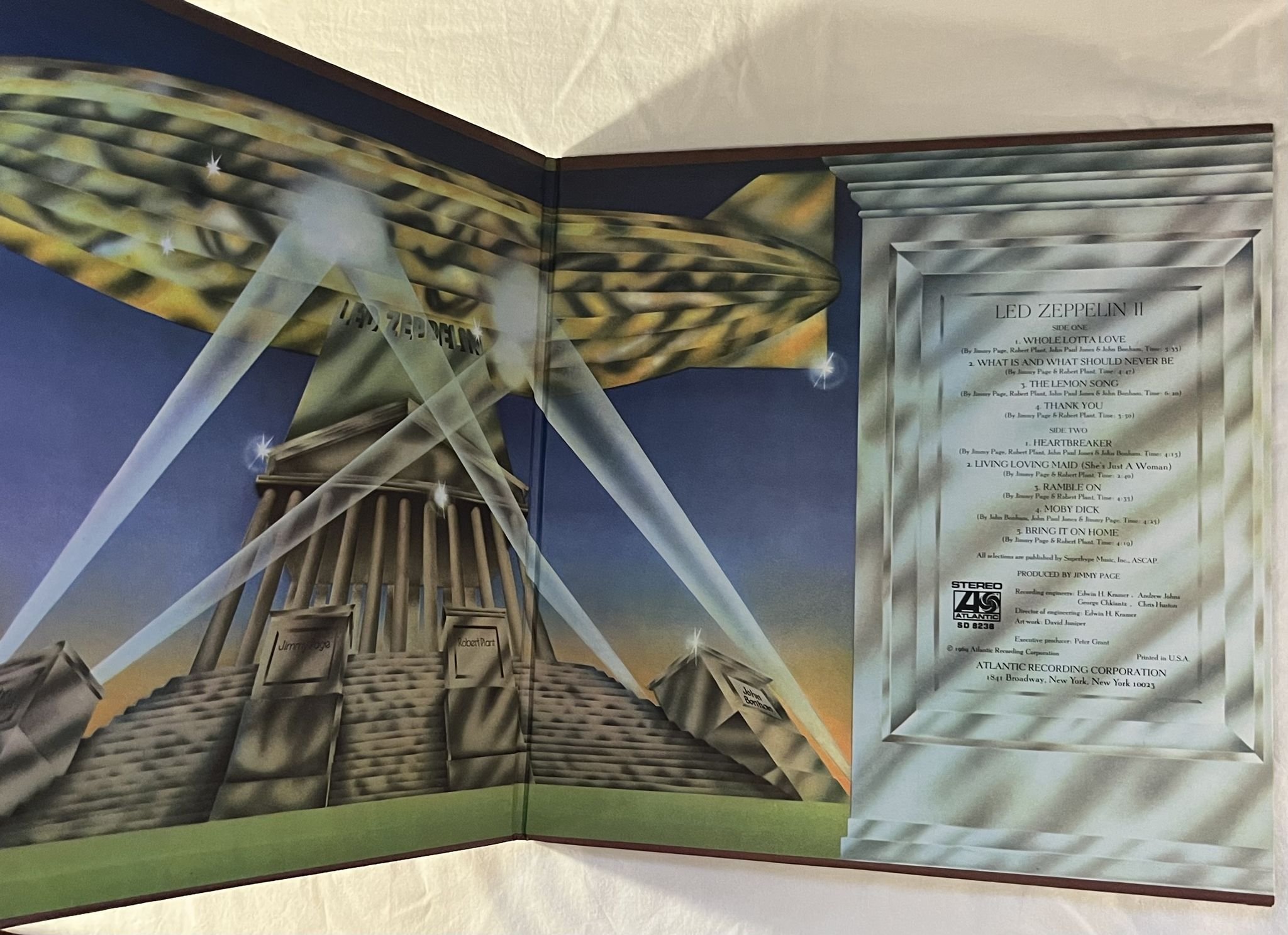 Omslagsbild för skivan LED ZEPPELIN II LP -69 US ATLANTIC SD 8236 ** RARE HOT MIX / PRESSWELL **