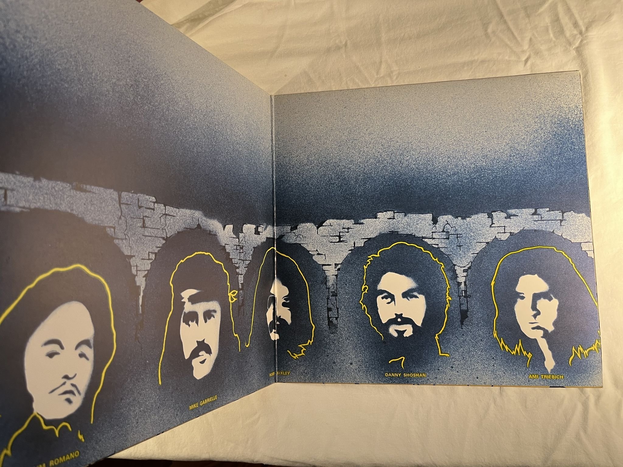 Omslagsbild för skivan JERICHO JONES Junkies Monkeys & Donkeys LP -71 UK A&M AMLH 68050