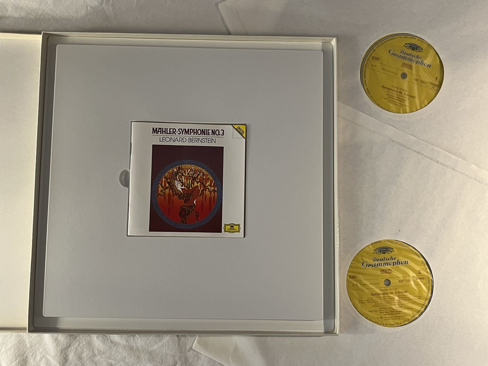 Omslagsbild för skivan BERNSTEIN Mahler: Symphonie No. 3 2xLP Box Set -89 Ger DGG 427 328-1