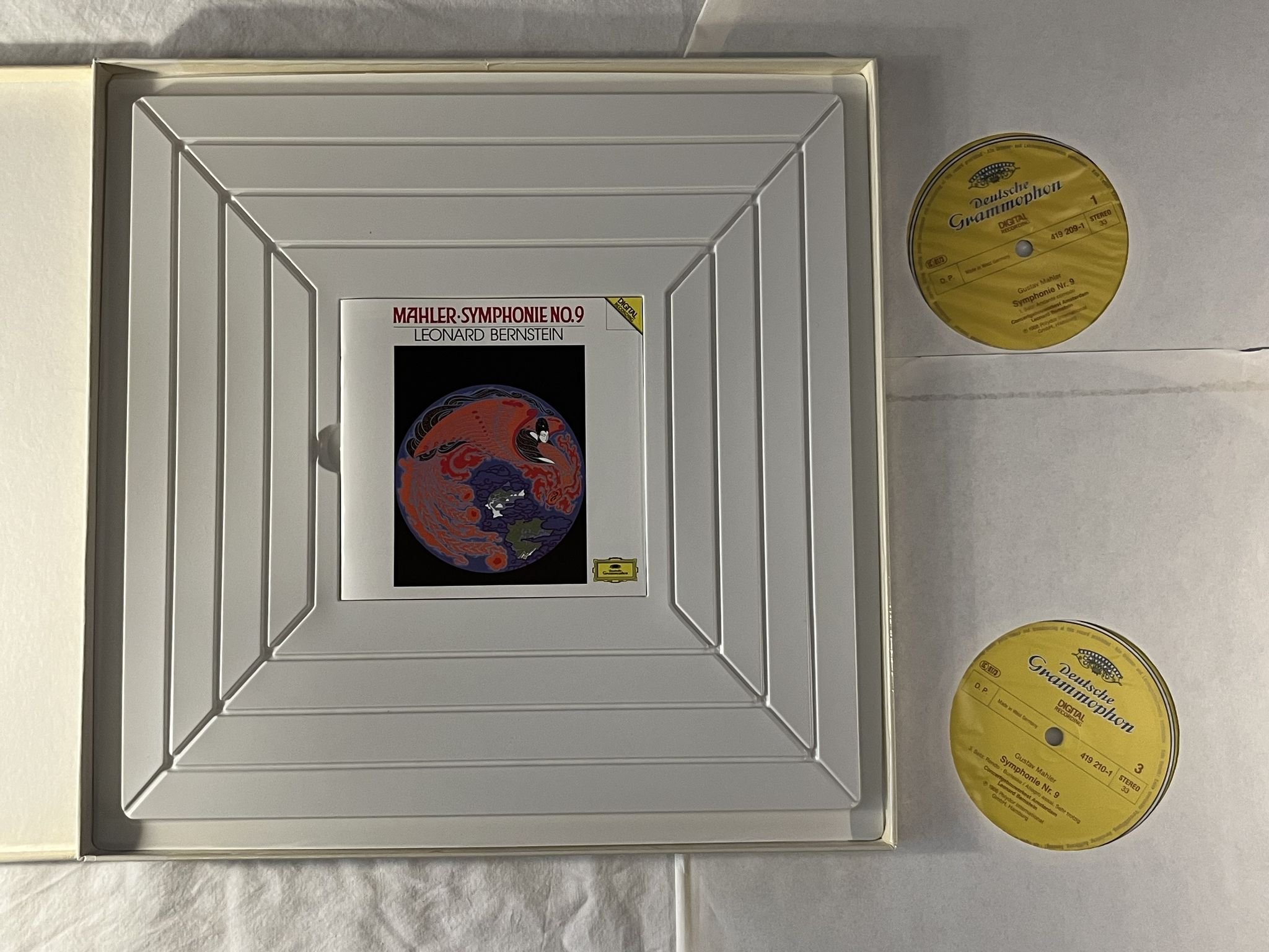 Omslagsbild för skivan BERNSTEIN Mahler: Symphonie No. 9 2xLP Box Set -86 Ger DGG 419 208-1