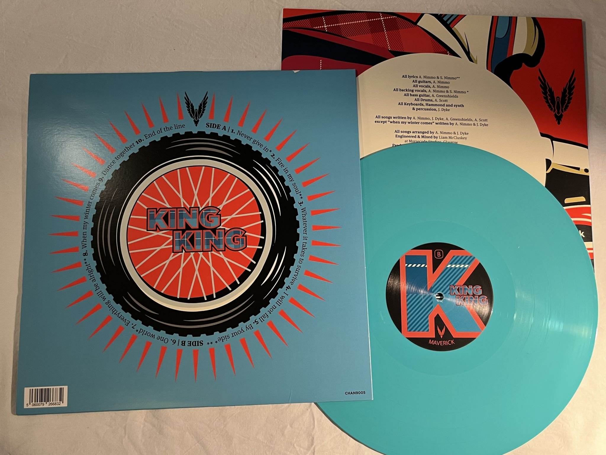 Omslagsbild för skivan KING KING Maverick LP 2020 UK channel 9 music CHAN9005 *** Signed cover ***