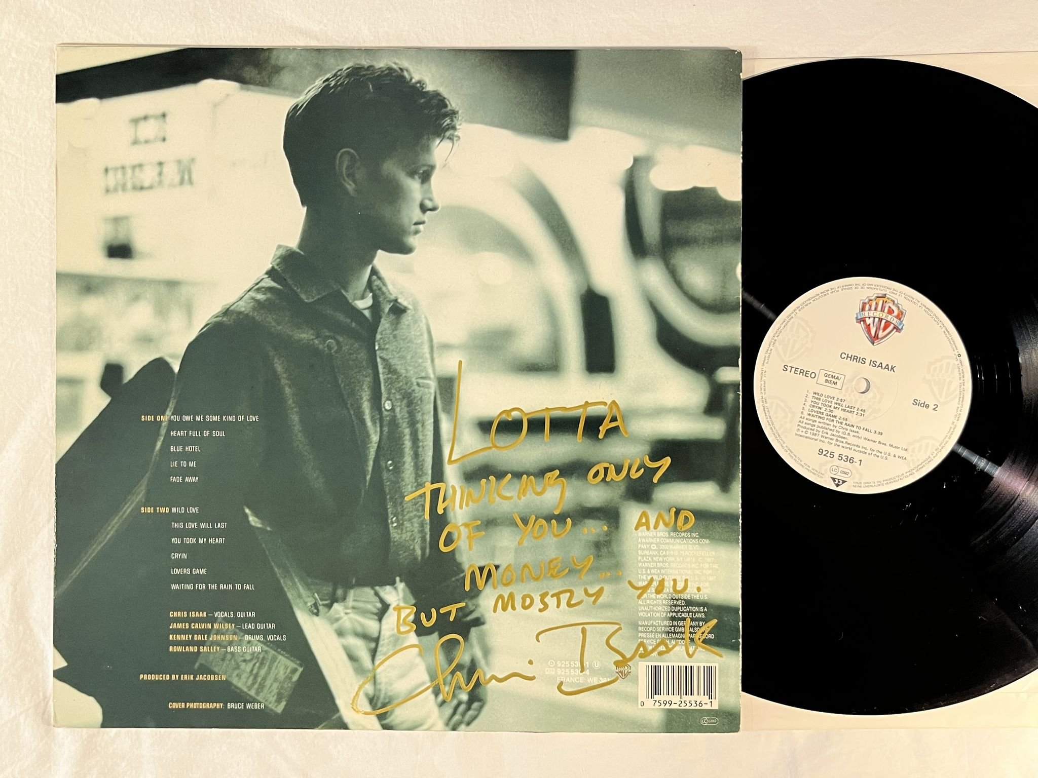 Omslagsbild för skivan CHRIS ISAAK s/t LP -87 WARNER 925536-1 *** Signed by Isaak ***