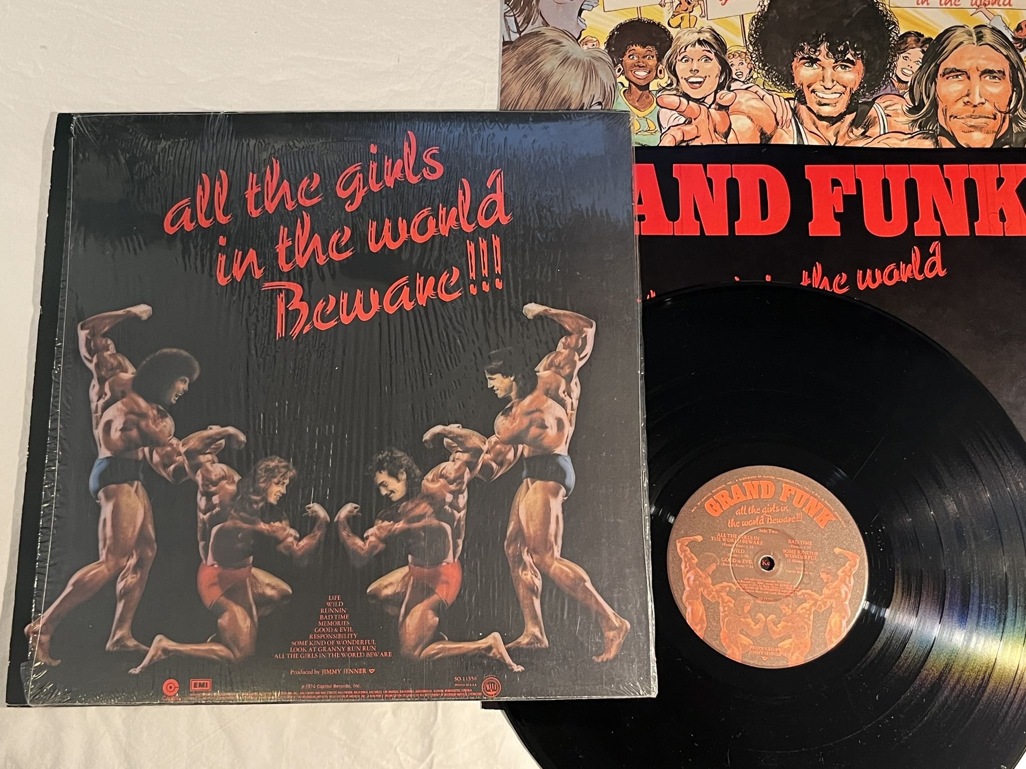 Omslagsbild för skivan GRAND FUNK all the girls in the world, beware!!! LP -74 US CAPITOL SO-11356