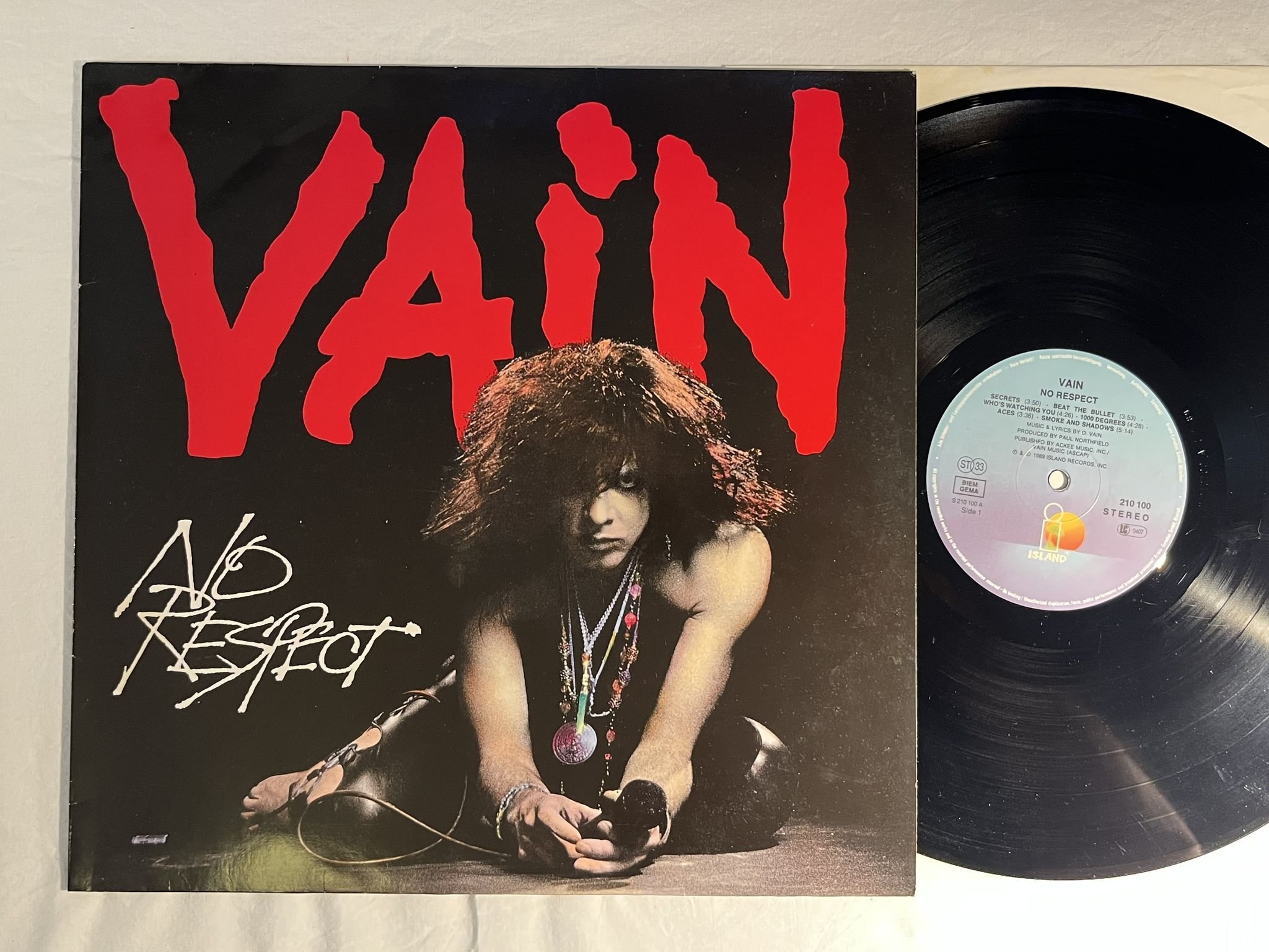 Omslagsbild för skivan VAIN No Respect LP -89 Ger ISLAND 210 100 *** RARE ***