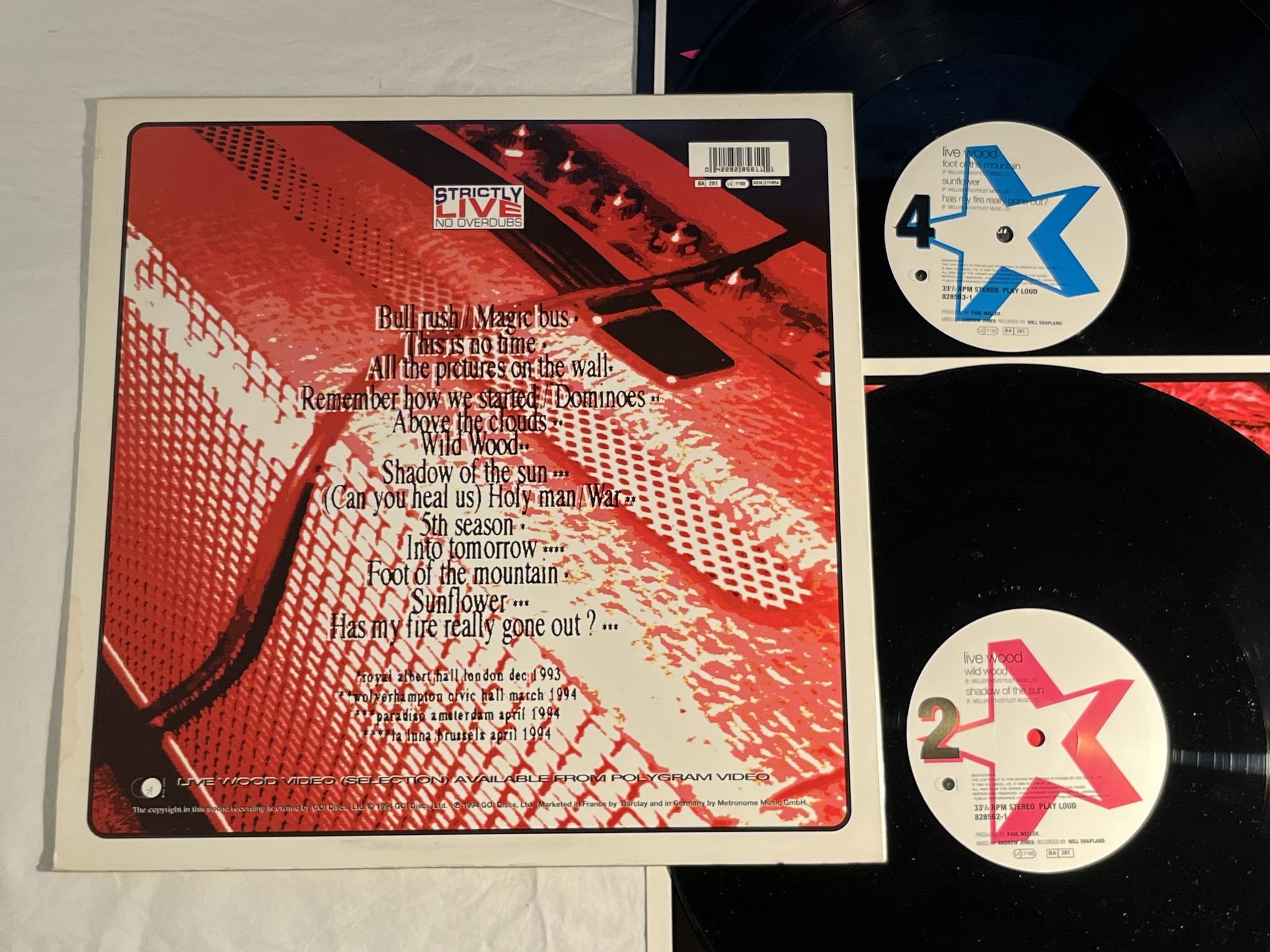 Omslagsbild för skivan PAUL WELLER Live Wood 2xLP -94 GO! Discs 828 561-1 *** Rare ***