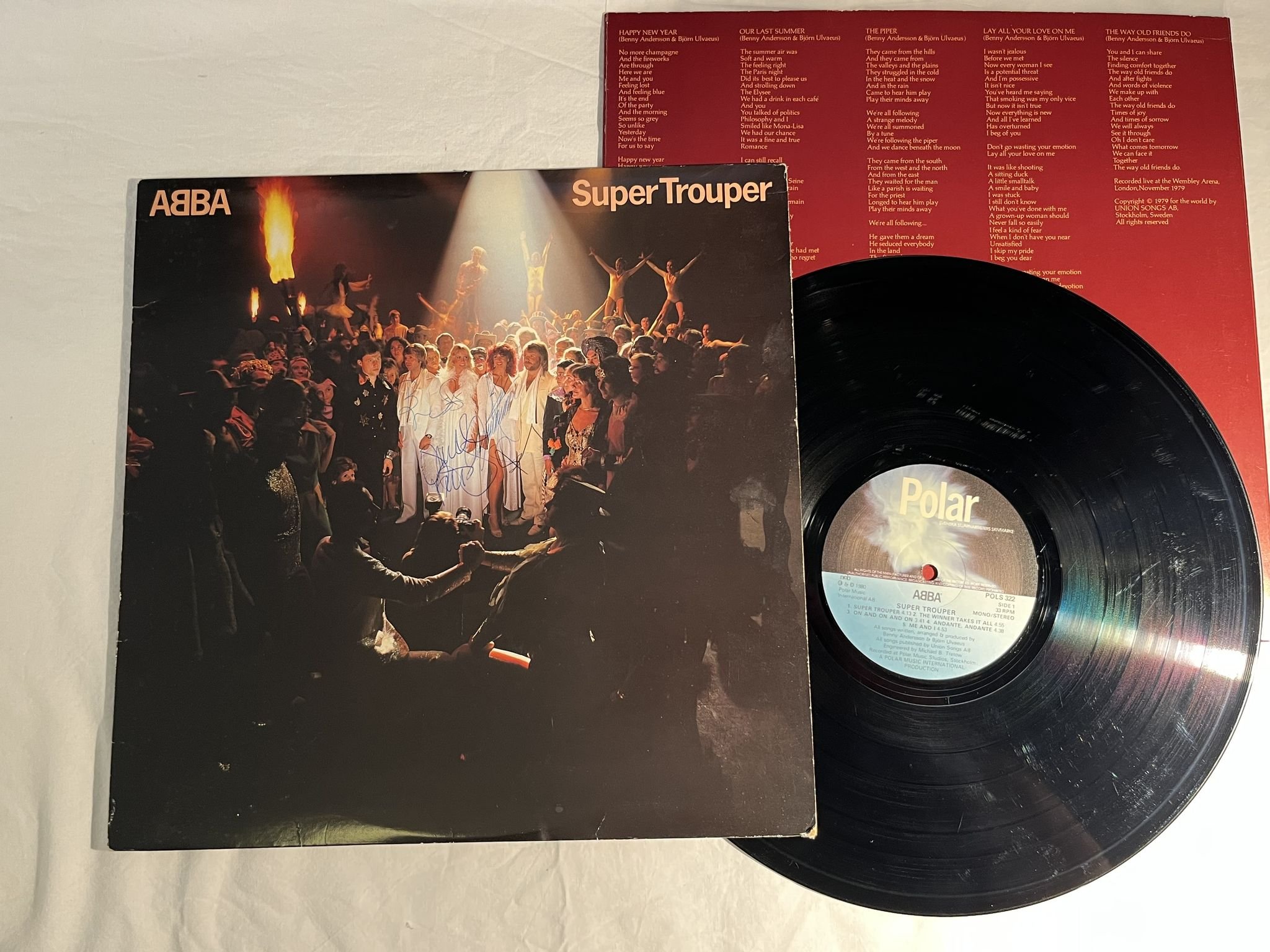 Omslagsbild för skivan ABBA super trouper LP -80 Swe POLAR POLS 322 *** SIGNED BY ALL 4 ***