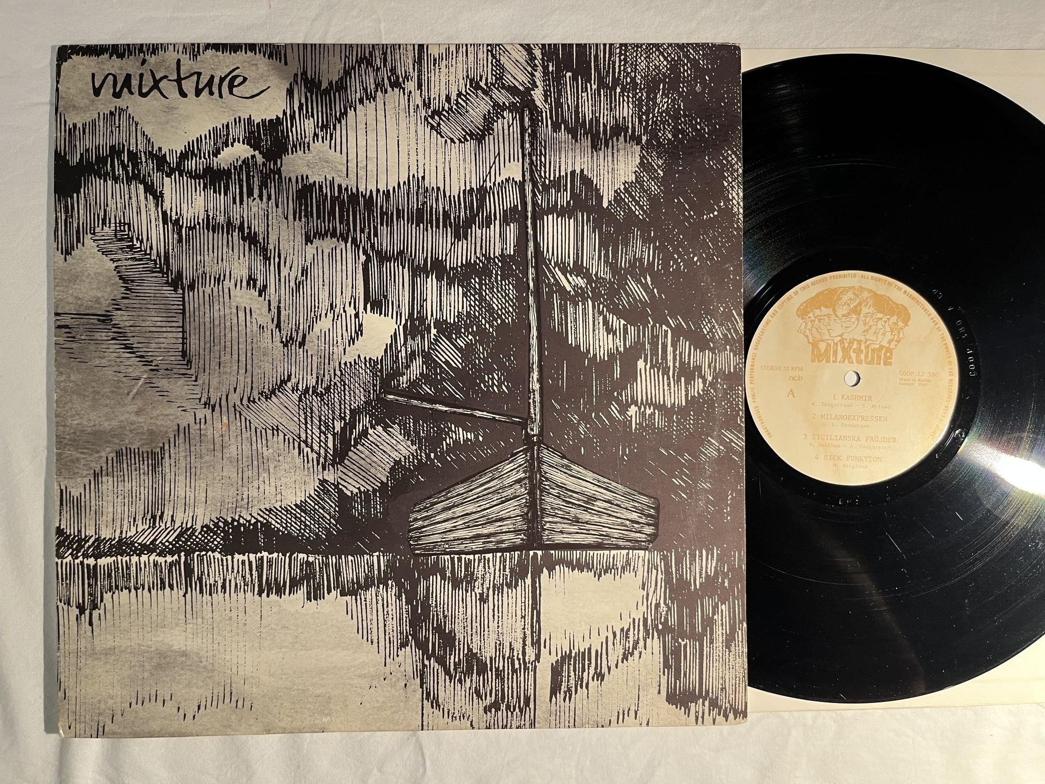 Omslagsbild för skivan MIXTURE s/t LP -80 Coop LP 380 ***Groovy & funky fusion ***