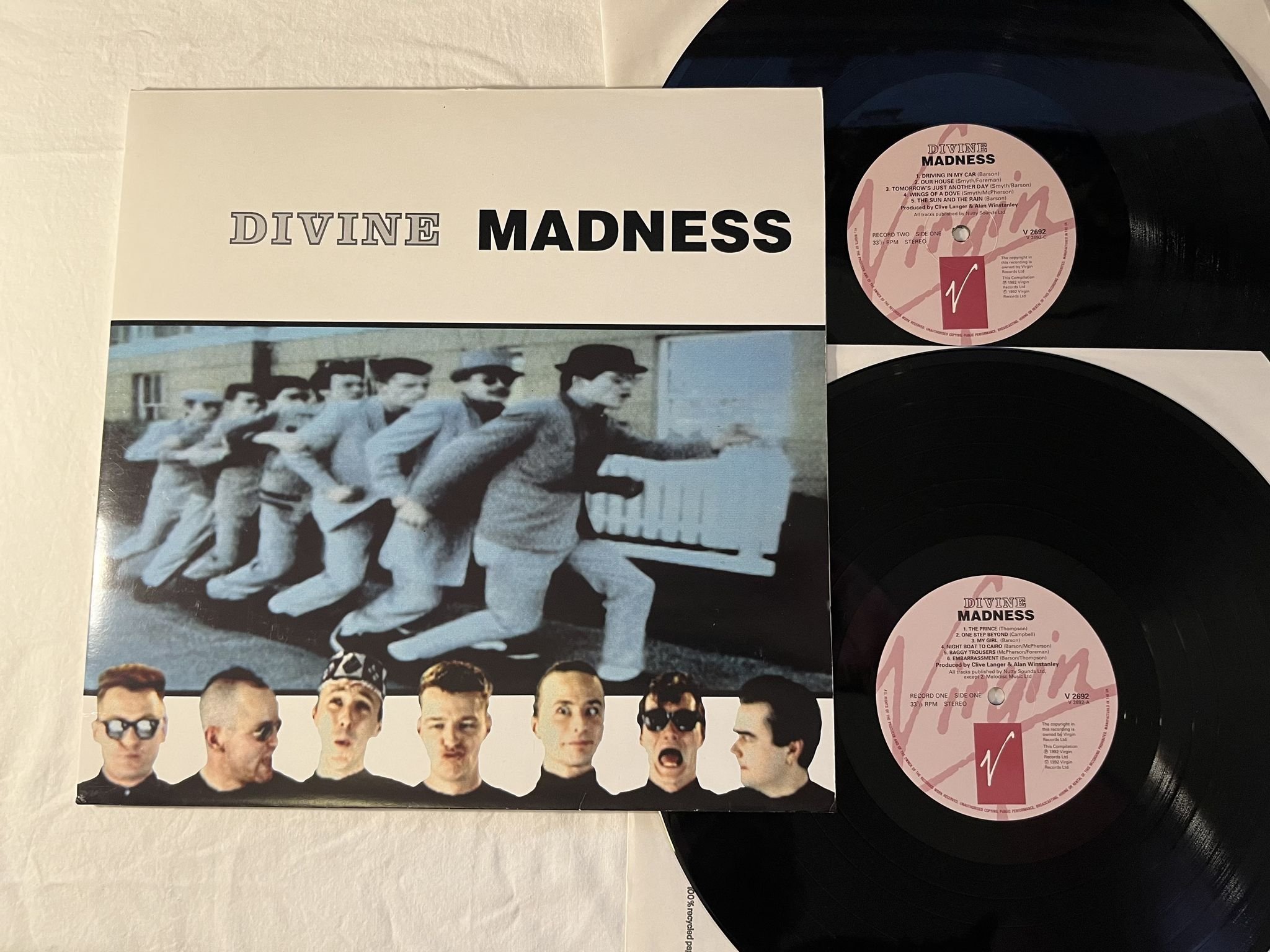 Omslagsbild för skivan MADNESS divine madness 2xLP -92 UK VIRGIN V2692 ** PINK LABELS **