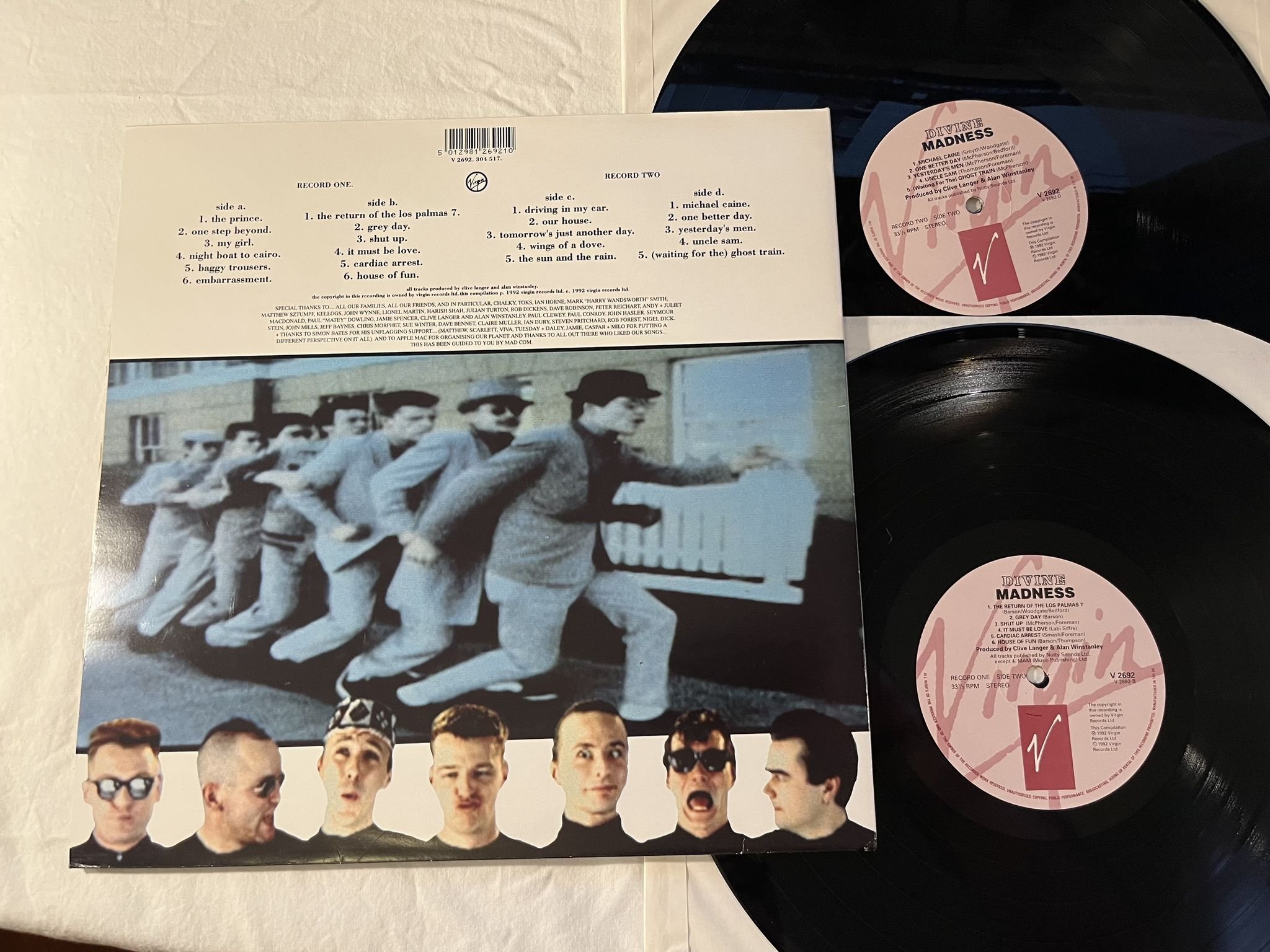 Omslagsbild för skivan MADNESS divine madness 2xLP -92 UK VIRGIN V2692 ** PINK LABELS **