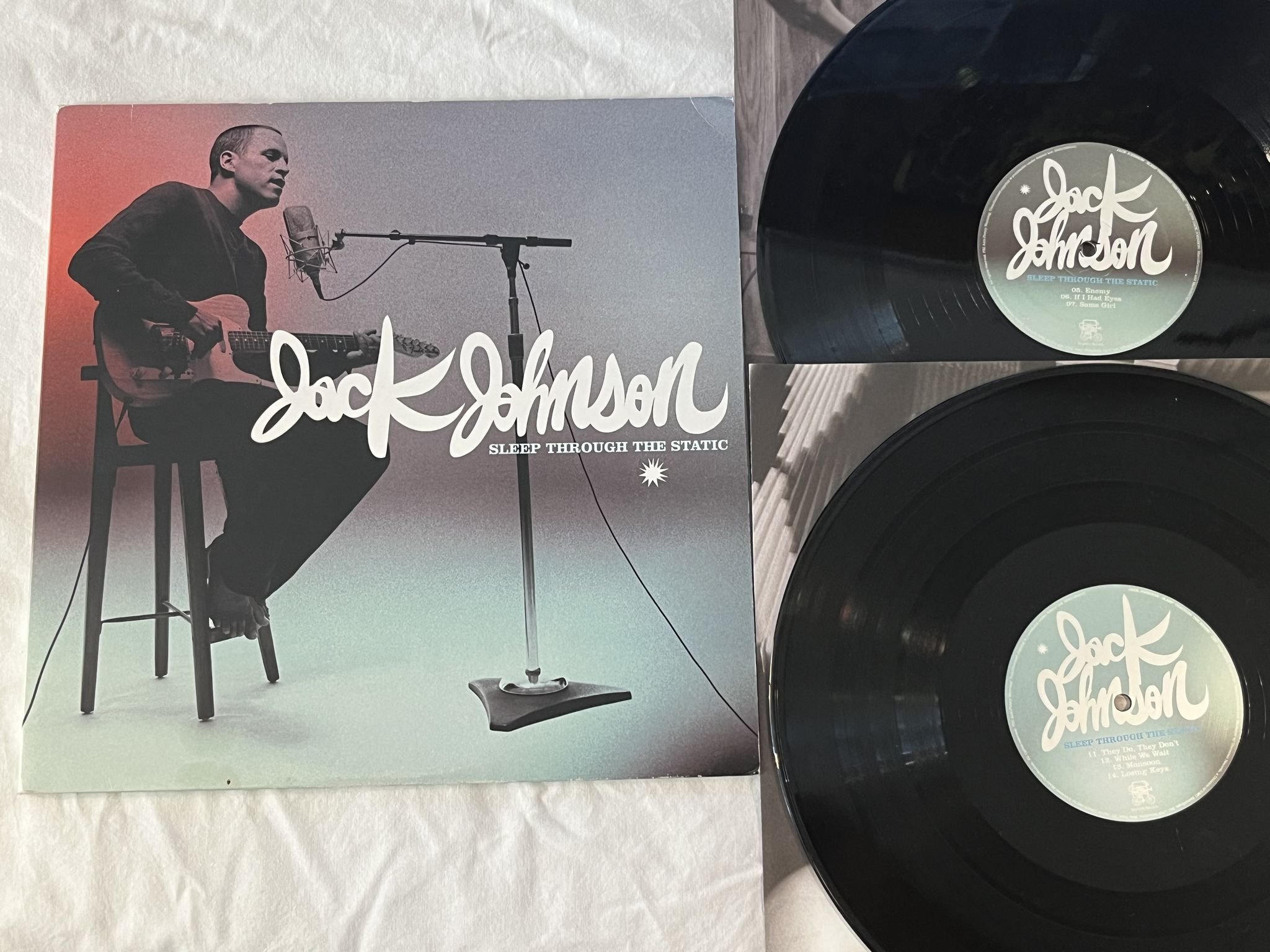 Omslagsbild för skivan JACK JOHNSON Sleep Through The Static 2xLP BRUSHFIRE B0010580-01