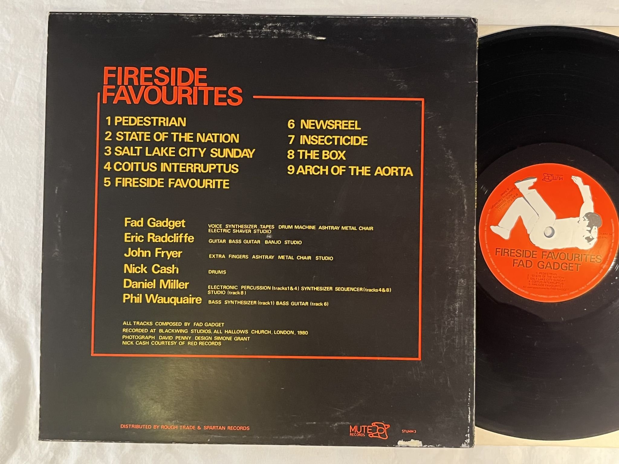 Omslagsbild för skivan FAD GADGET Fireside Favourites LP -80 UK MUTE STUMM 3