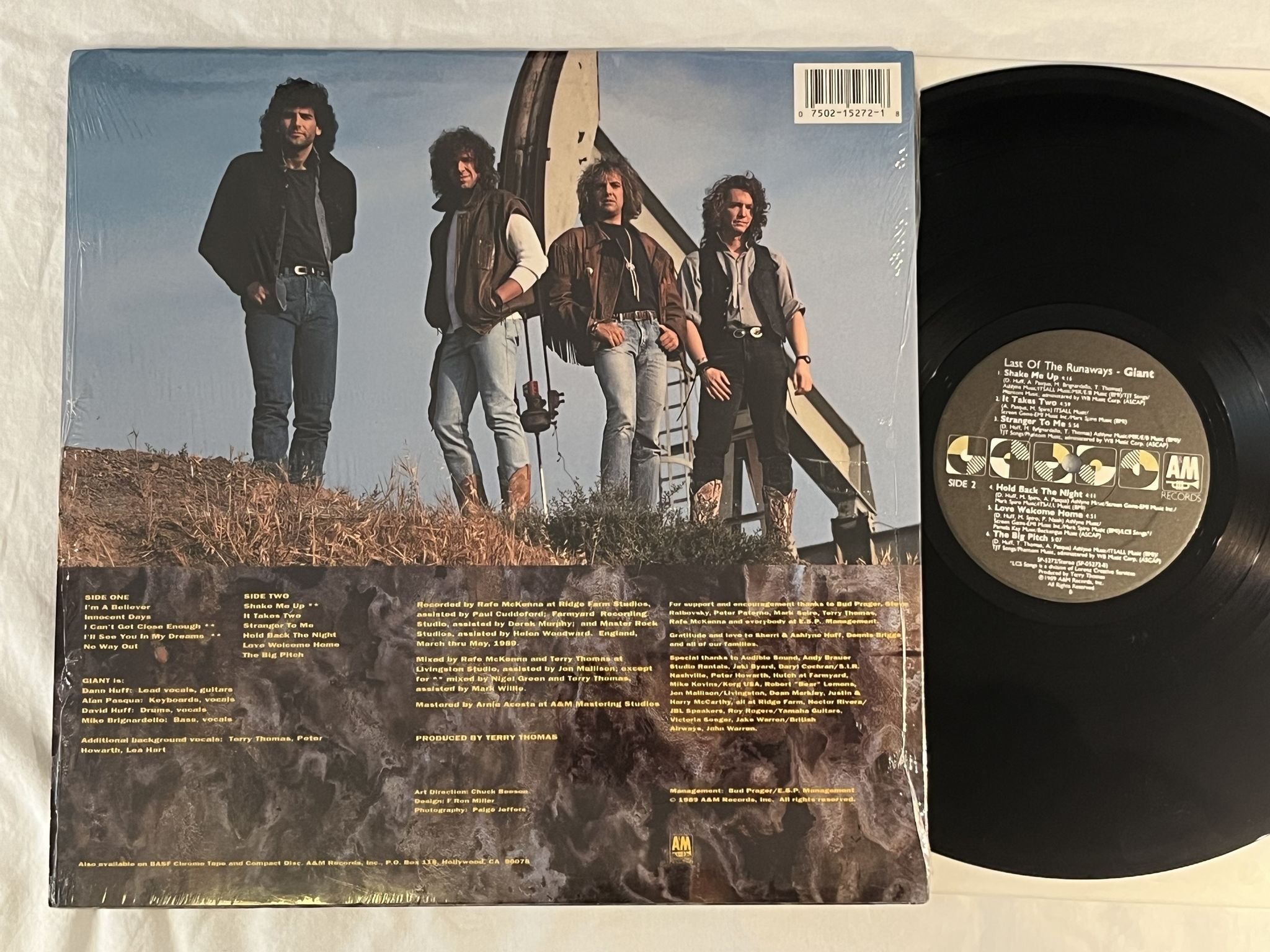 Omslagsbild för skivan GIANT Last Of The Runaways LP -89 US A&M SP-5272 *** Hype sticker ***