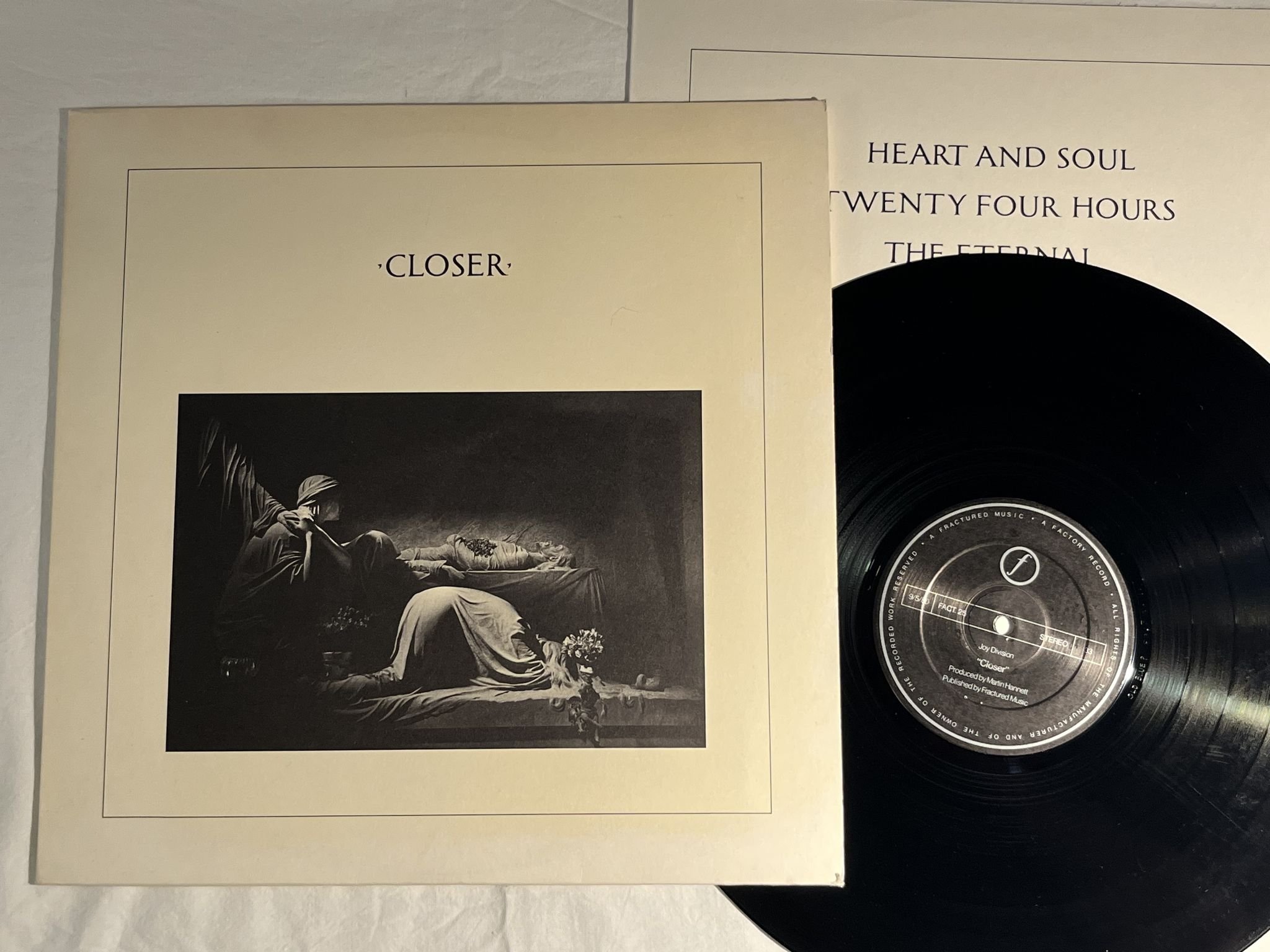 Omslagsbild för skivan JOY DIVISION closer LP -81 re UK FACTORY FACT 25 *** NEW WAVE ***