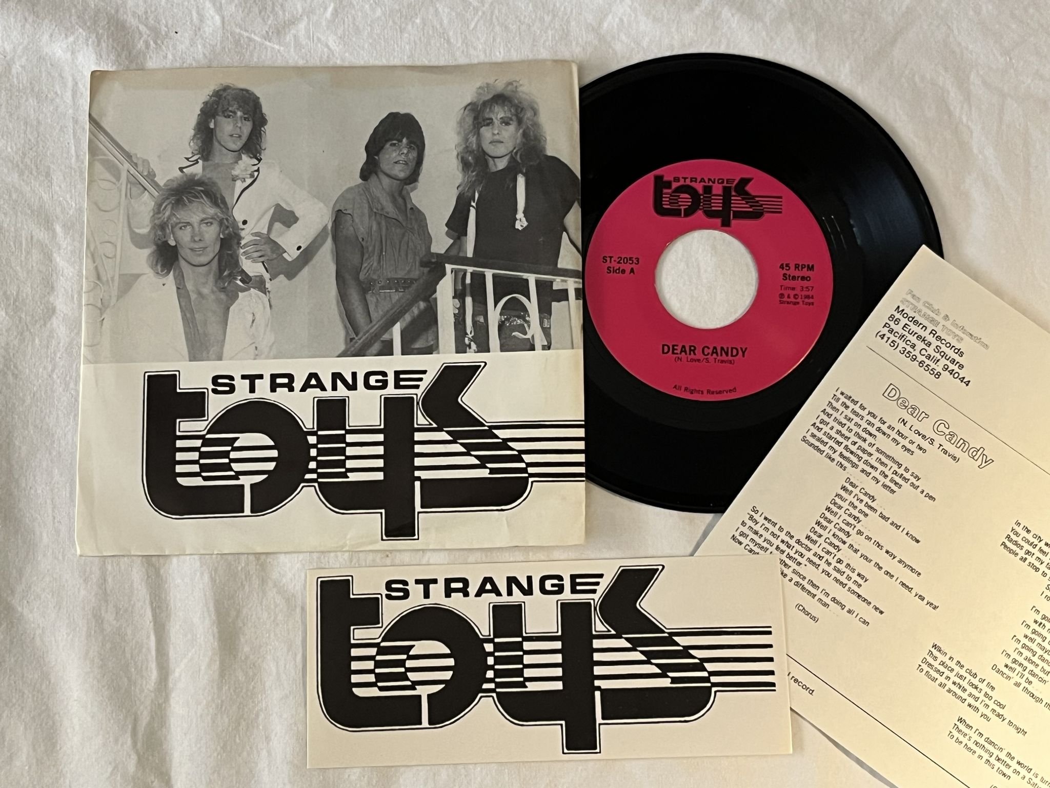 Omslagsbild för skivan STRANGE TOYS dear candy 7" --84 PRIVATE PRESS ST-2053 ** rare metal **