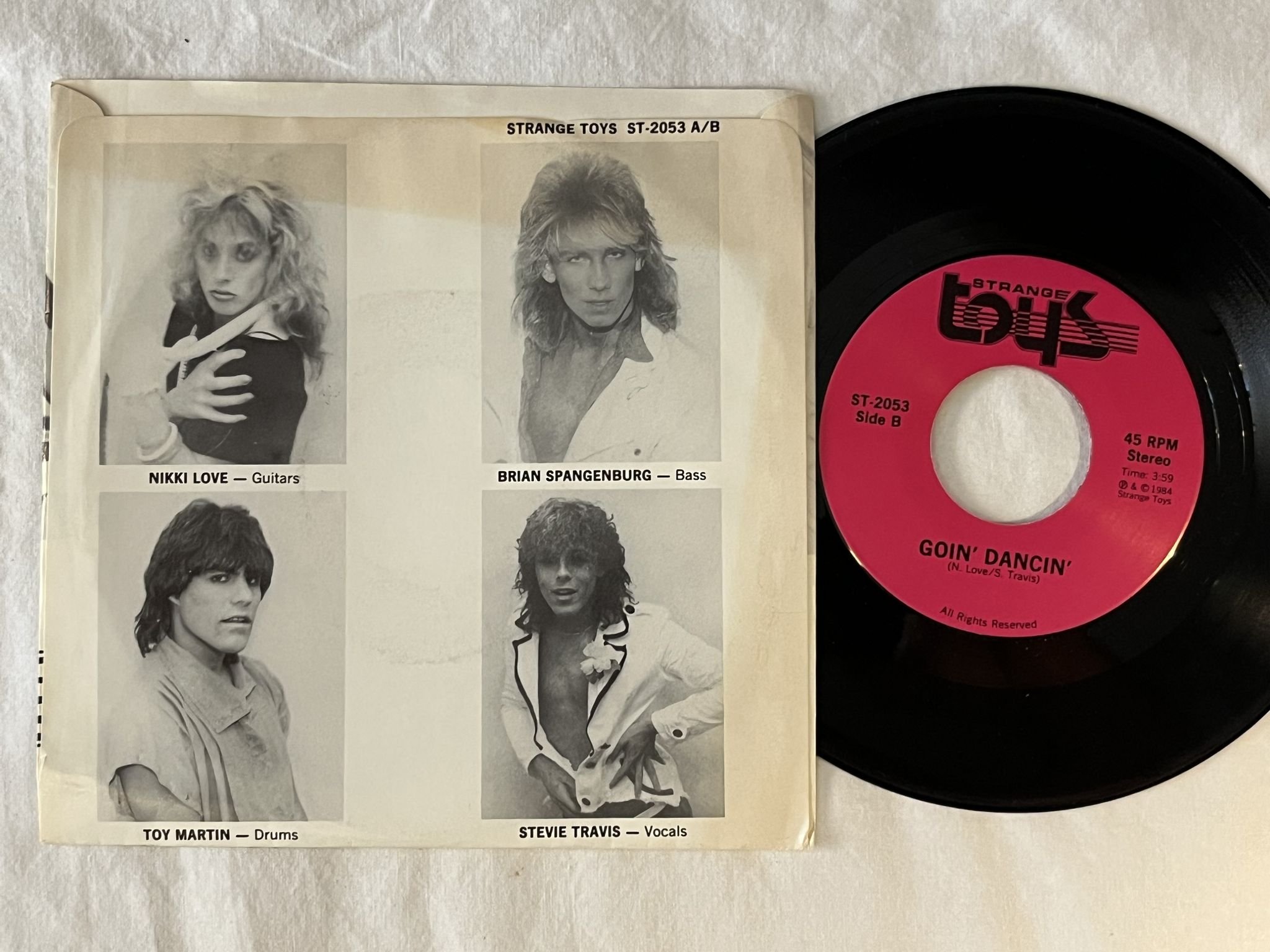 Omslagsbild för skivan STRANGE TOYS dear candy 7" --84 PRIVATE PRESS ST-2053 ** rare metal **