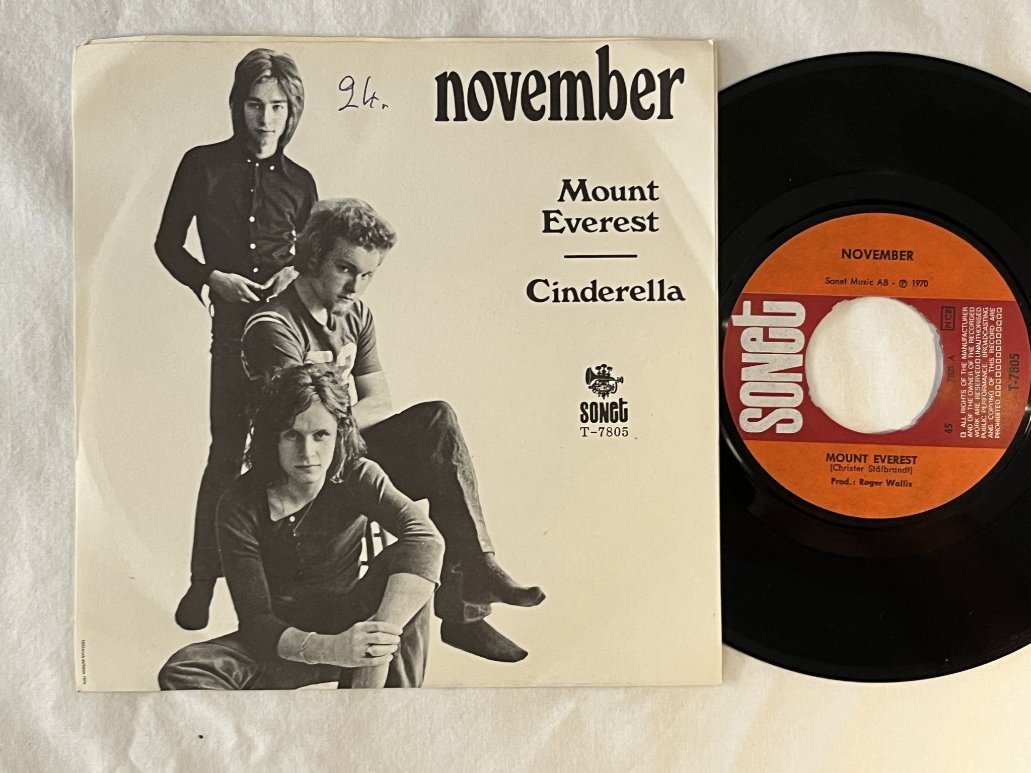 Omslagsbild för skivan NOVEMBER Mount Everest 7" -70 Swe SONET T-7805 ** Rare psych rock **